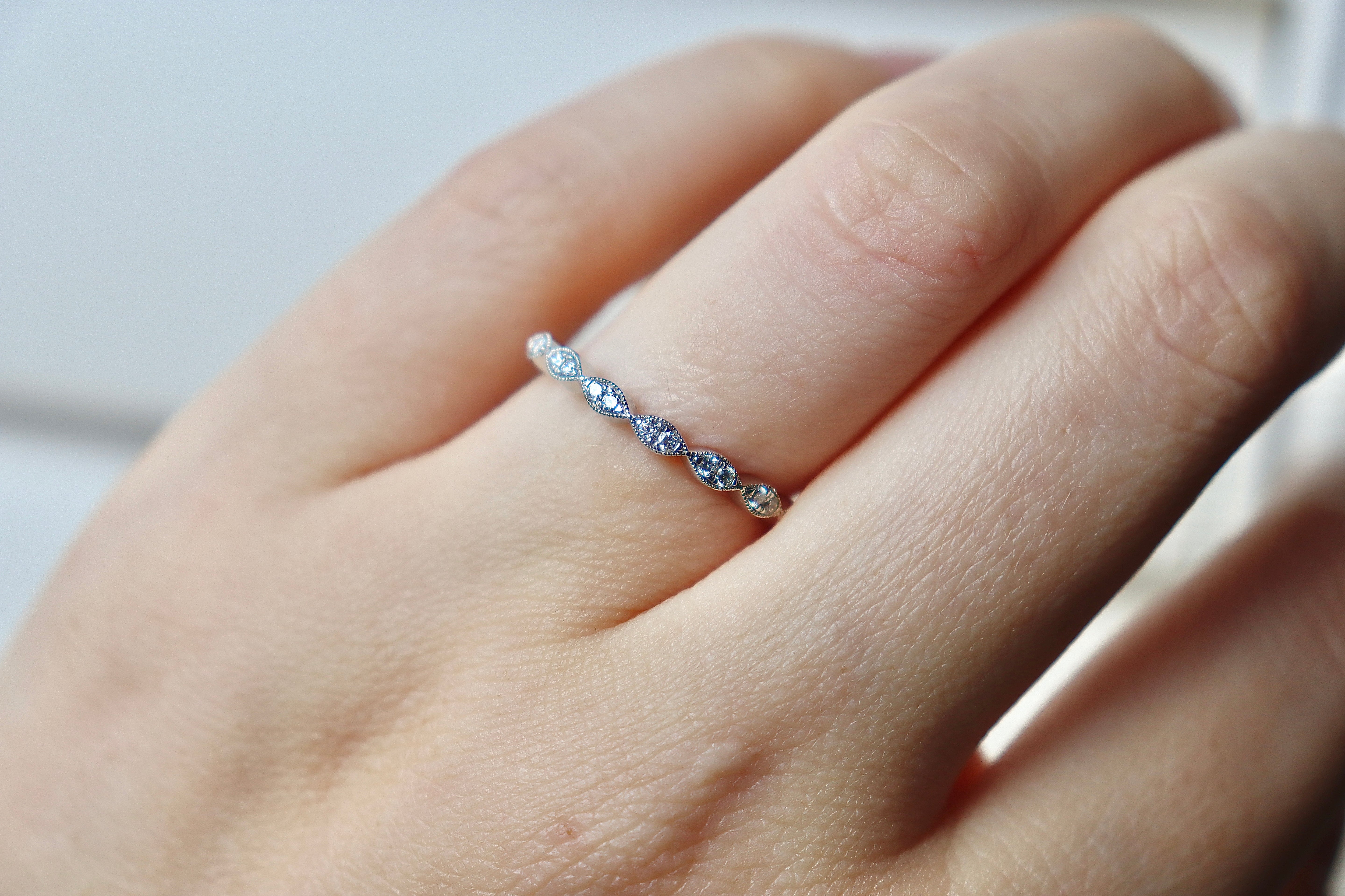 9ct White Gold Vintage Style Diamond Band Ring