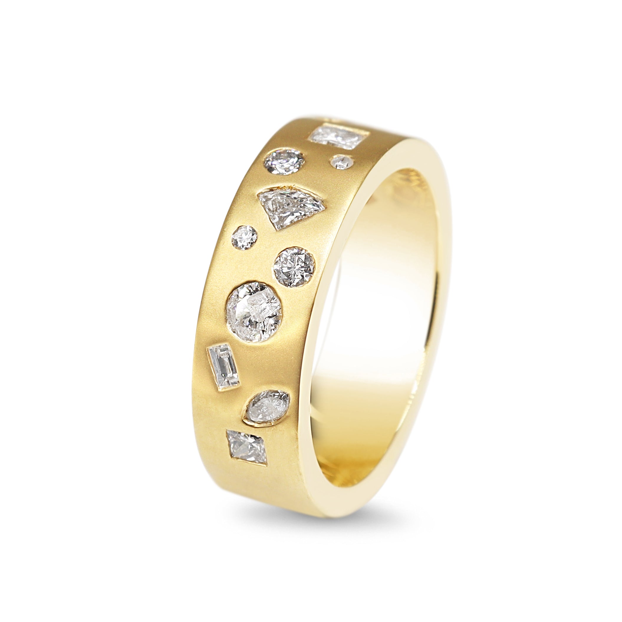 Front view of 18ct yellow gold mixed shape diamond band