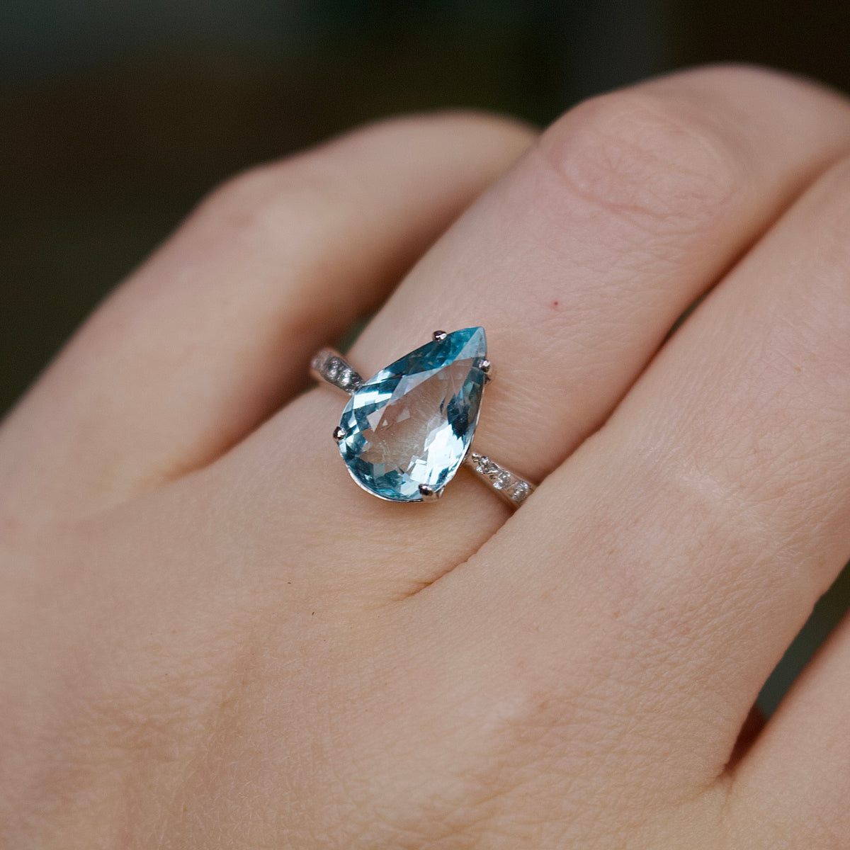 18ct White Gold Pear Aquamarine and Diamond Ring