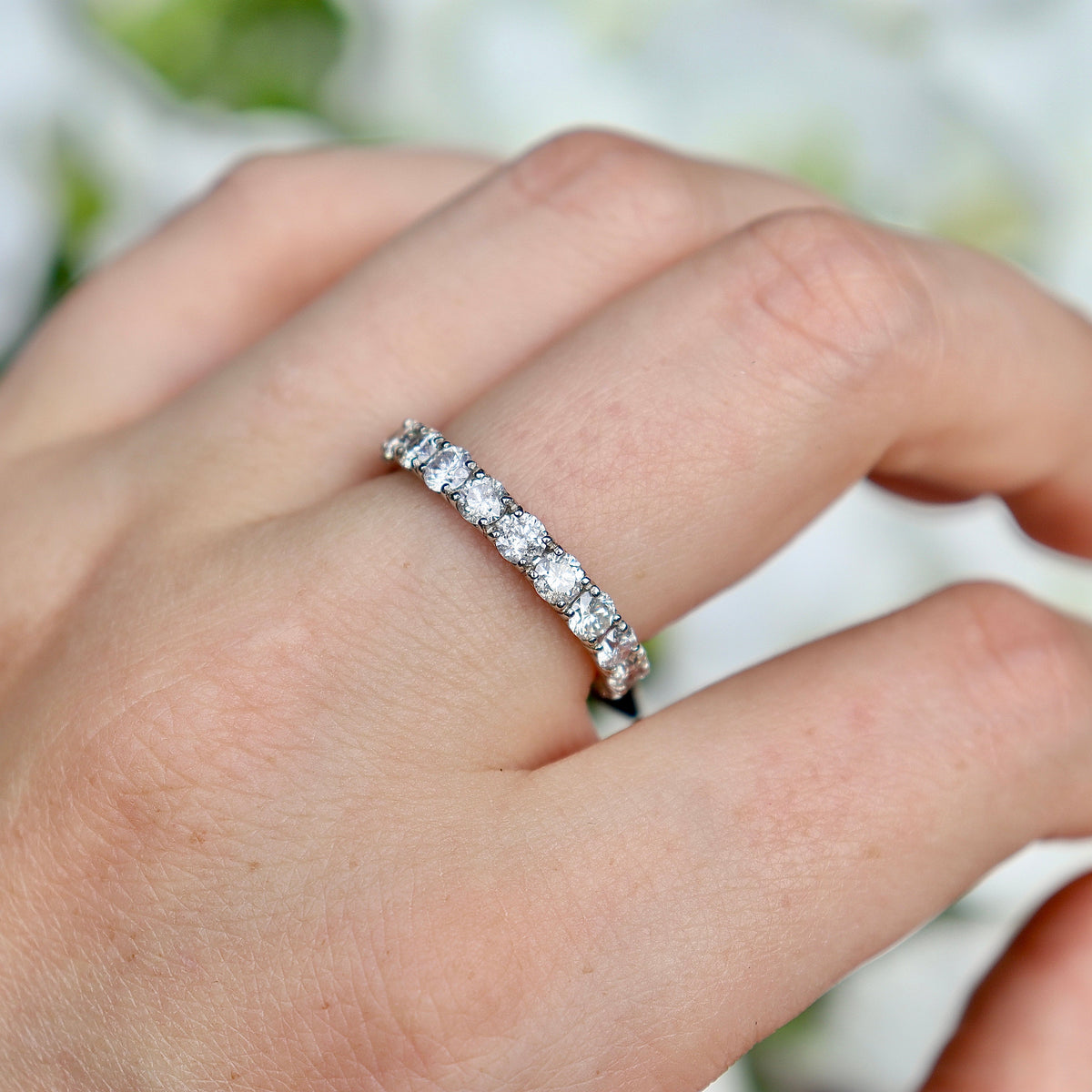 Close-up of 2.00ct diamond platinum wedding band