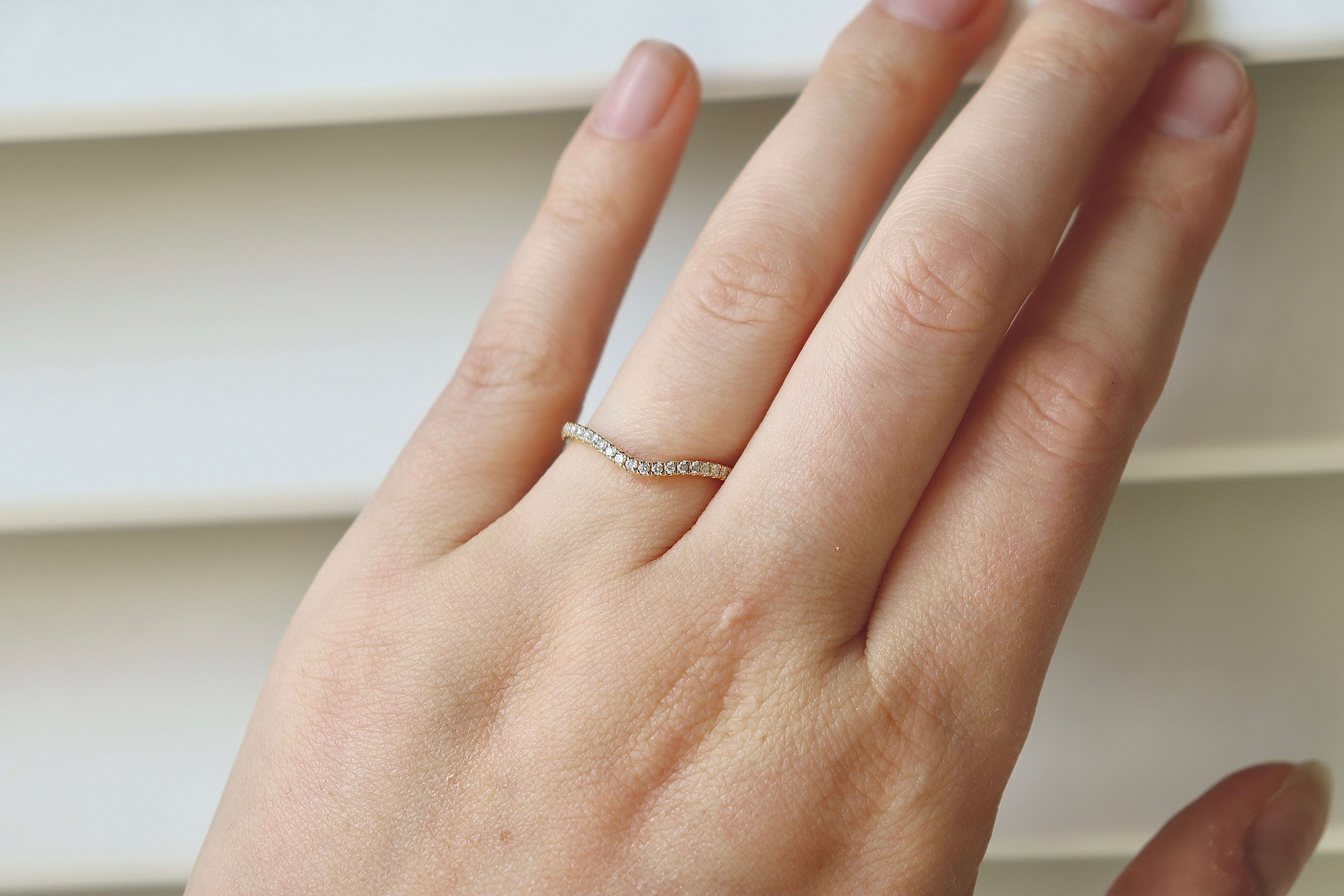 18ct Yellow Gold Diamond Curved Band Ring