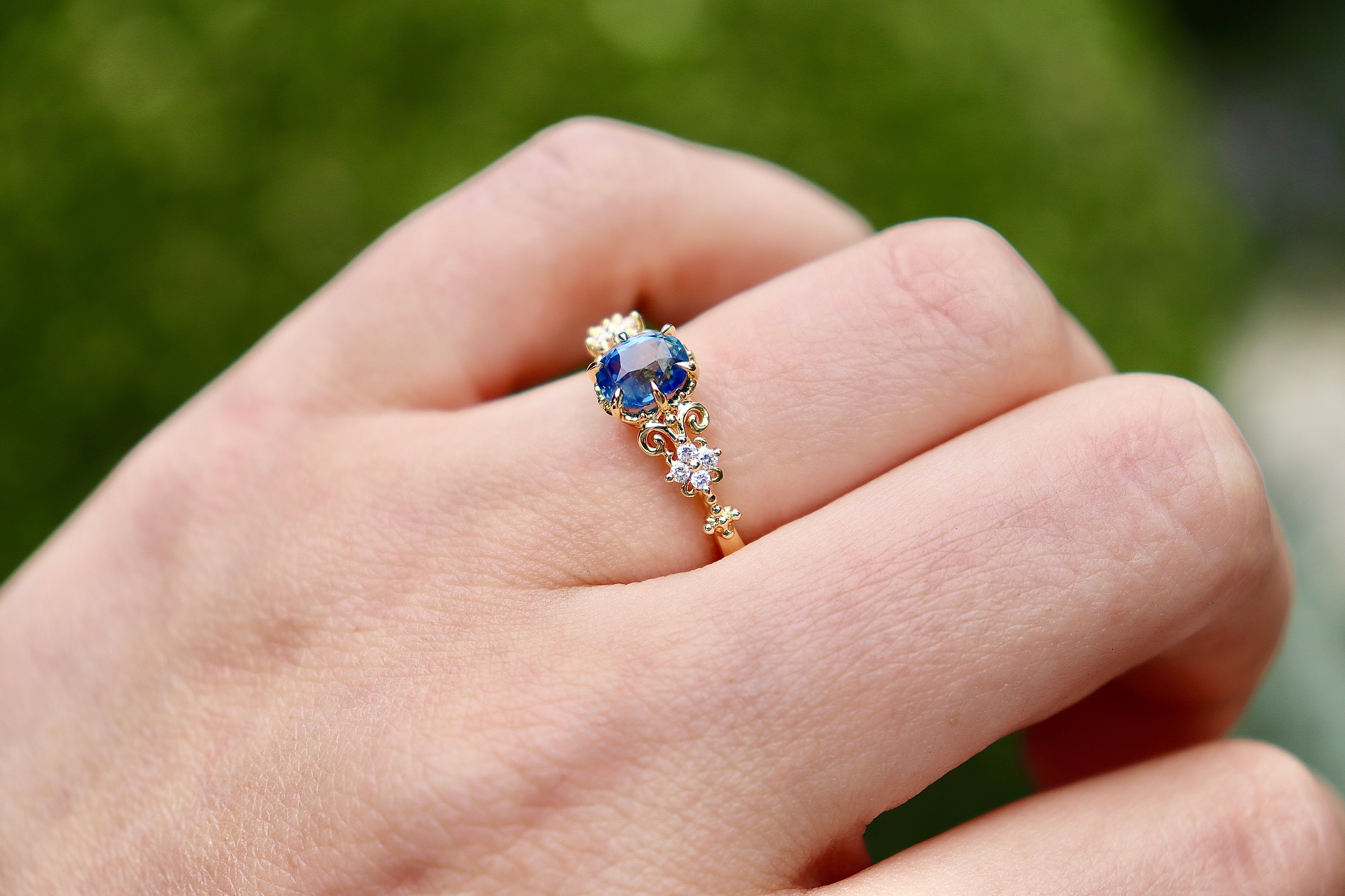 18ct Yellow Gold Sapphire and Diamond Vintage Style Ring