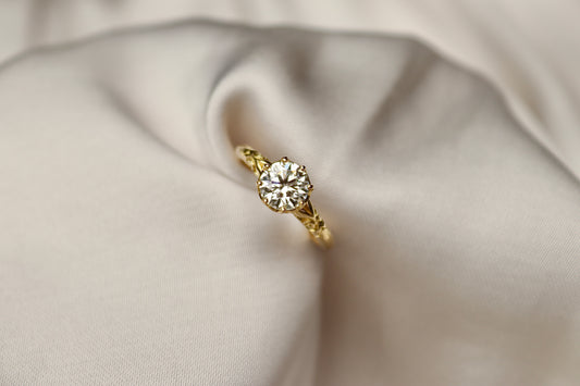 18ct Yellow Gold Antique Style Lab Grown Diamond 1.02ct Solitaire Ring