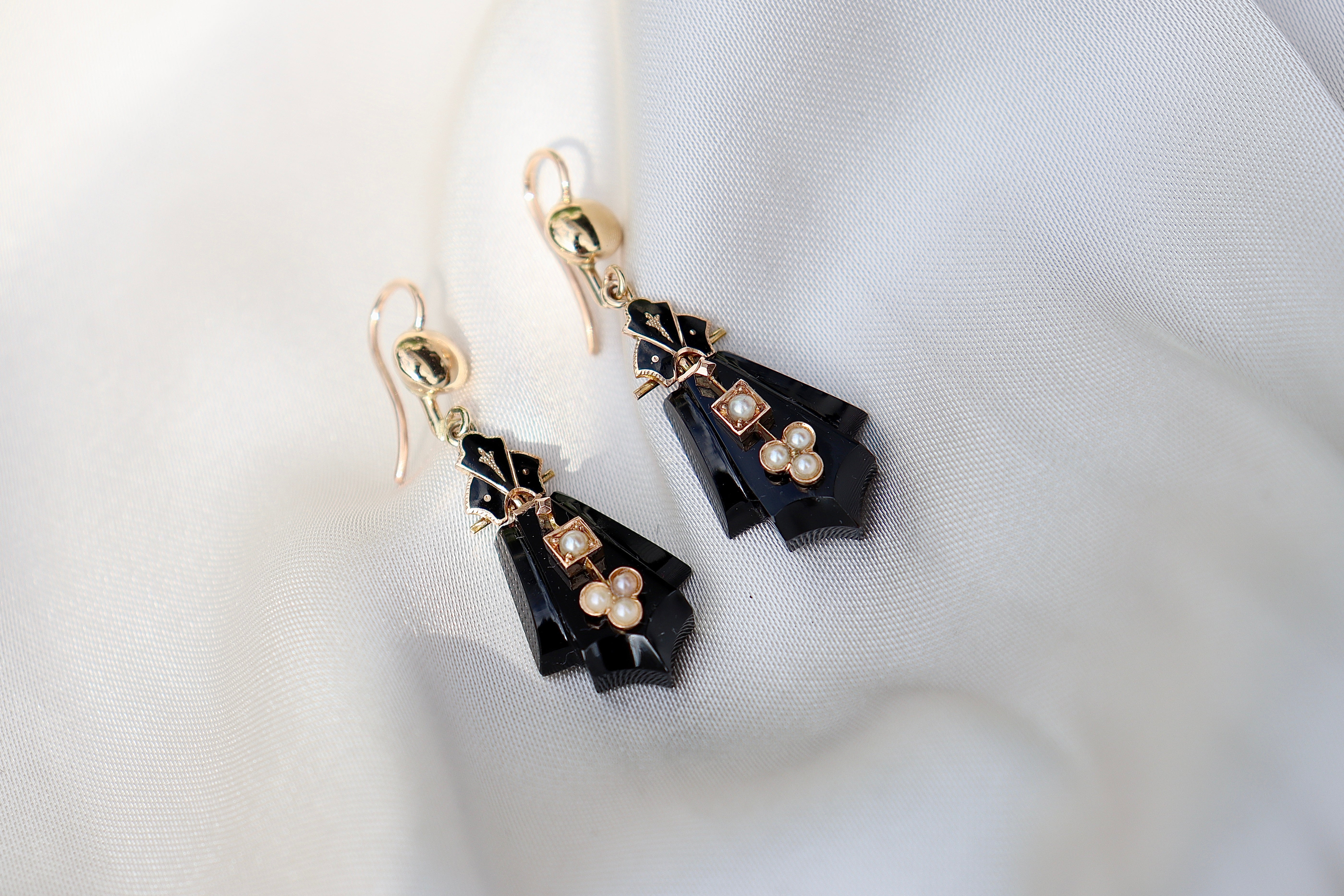 14ct Yellow Gold Art Deco Onyx and Seed Pearl Earrings