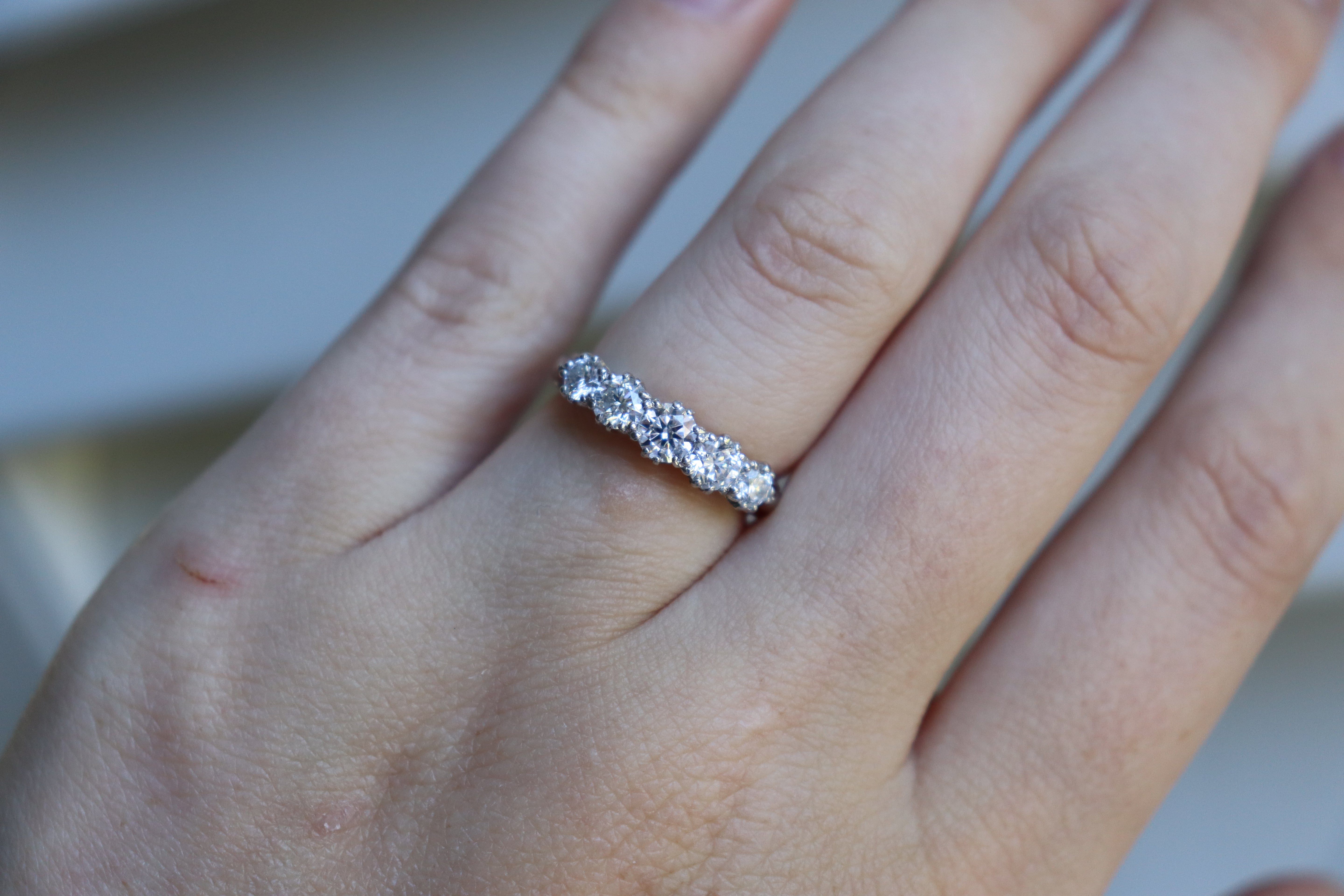 18ct White Gold Antique Style 5 Stone Diamond Ring