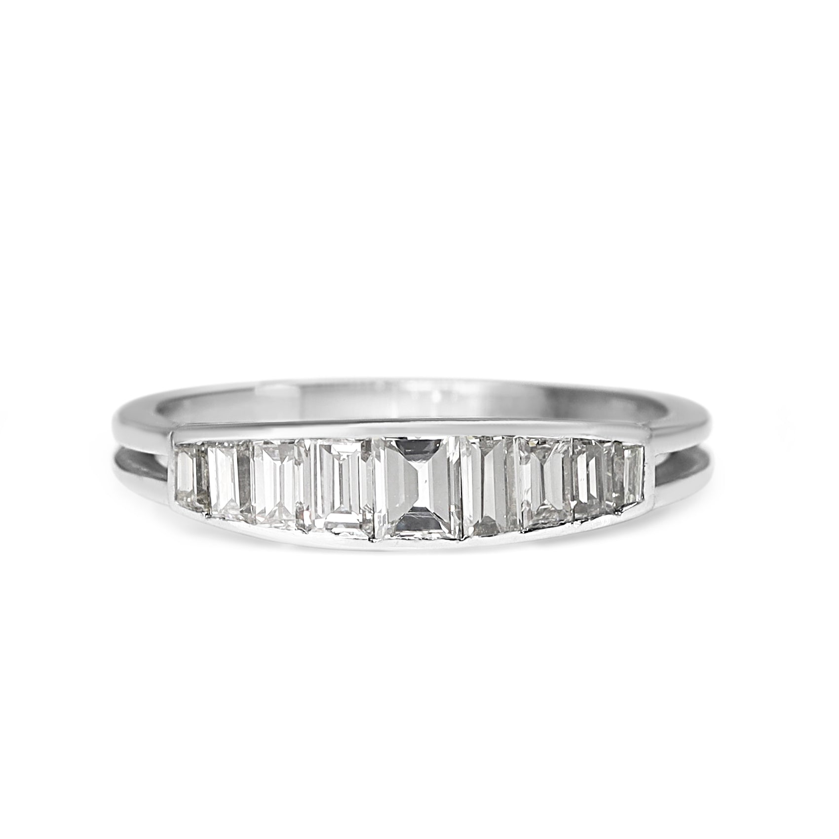 18ct white gold graduated baguette diamond wedding band featuring 1.00ct total diamond weight