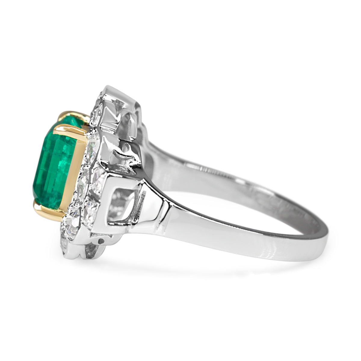 18ct White Gold Emerald and Old Cut Diamond Daisy Style Halo Ring