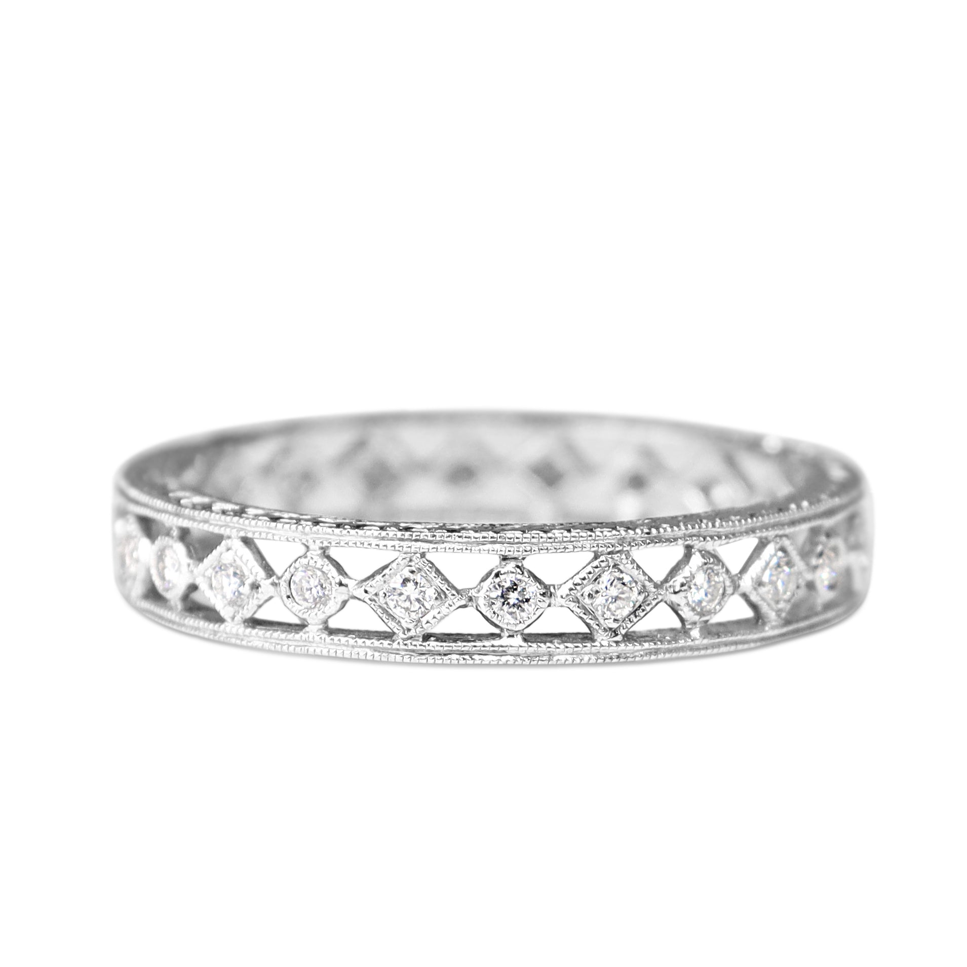 18ct White Gold Vintage Style Pierced Out Diamond Band Ring