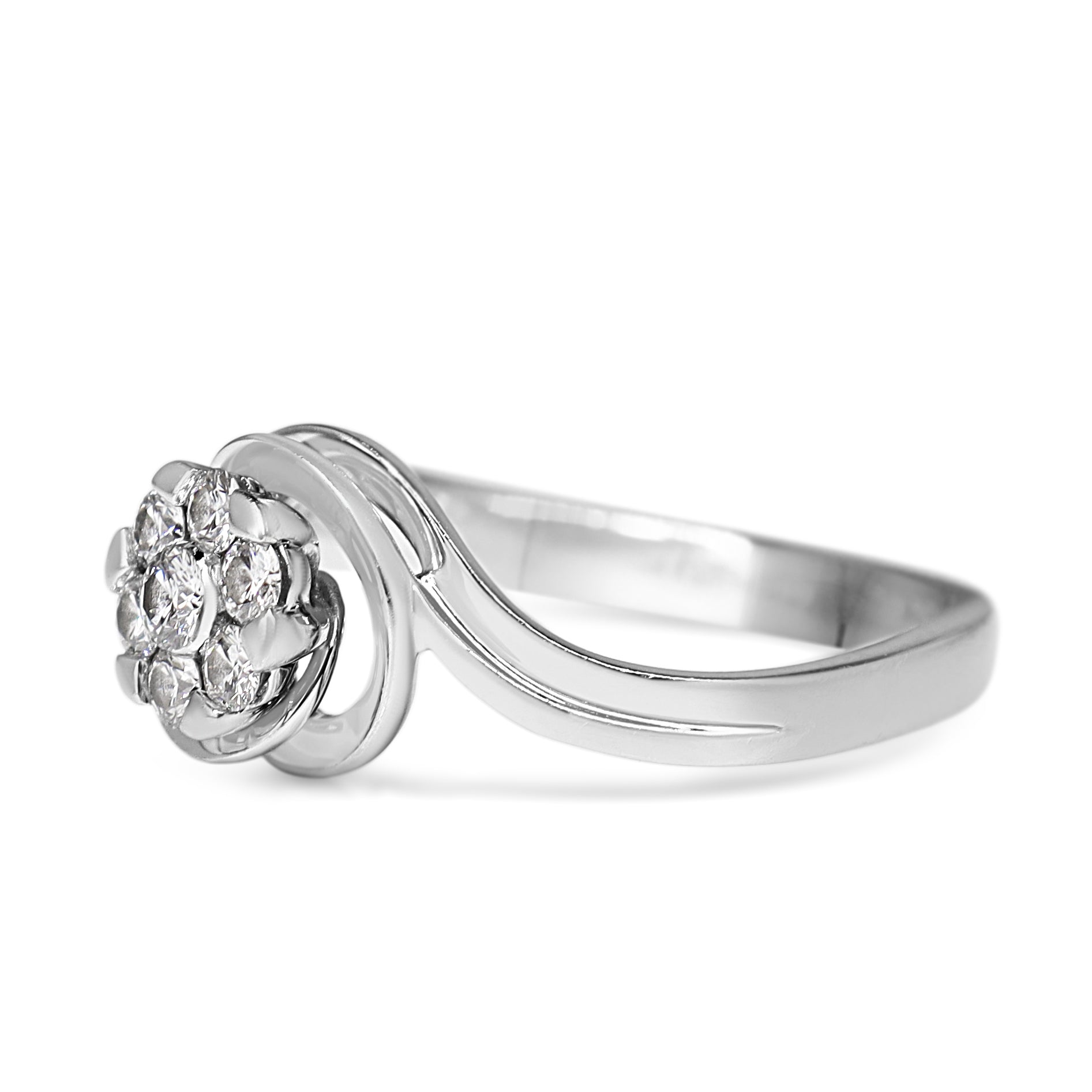 18ct White Gold Diamond Cluster Ring