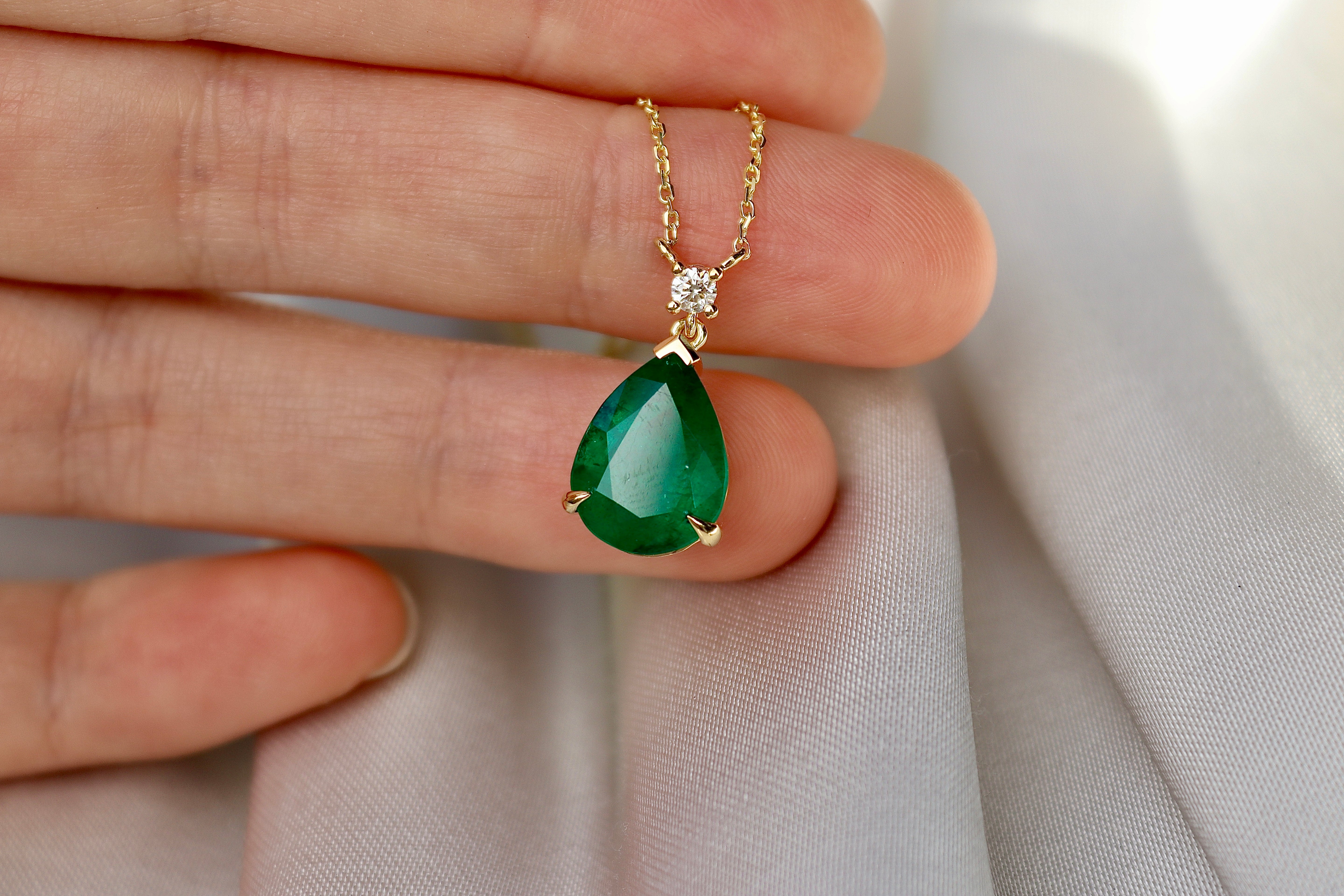 18ct Yellow Gold Pear Emerald and Diamond Drop Necklace