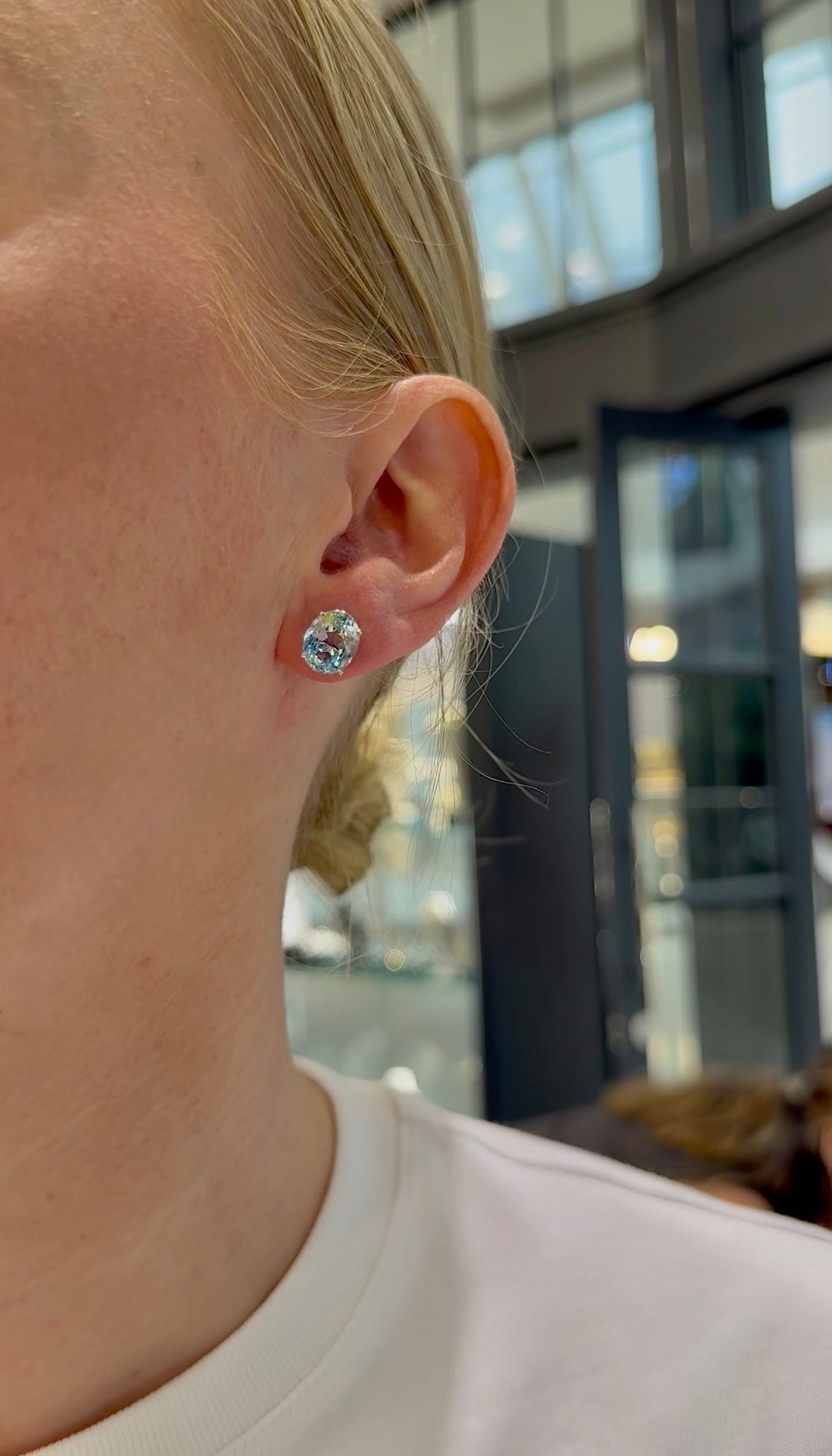 14ct white gold oval aquamarine stud earrings close-up