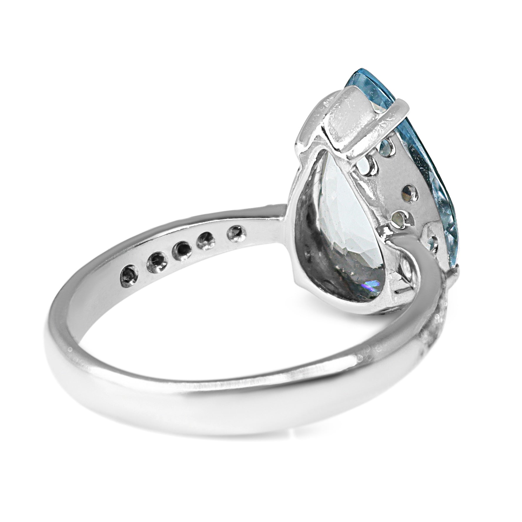 18ct White Gold Pear Aquamarine and Diamond Ring