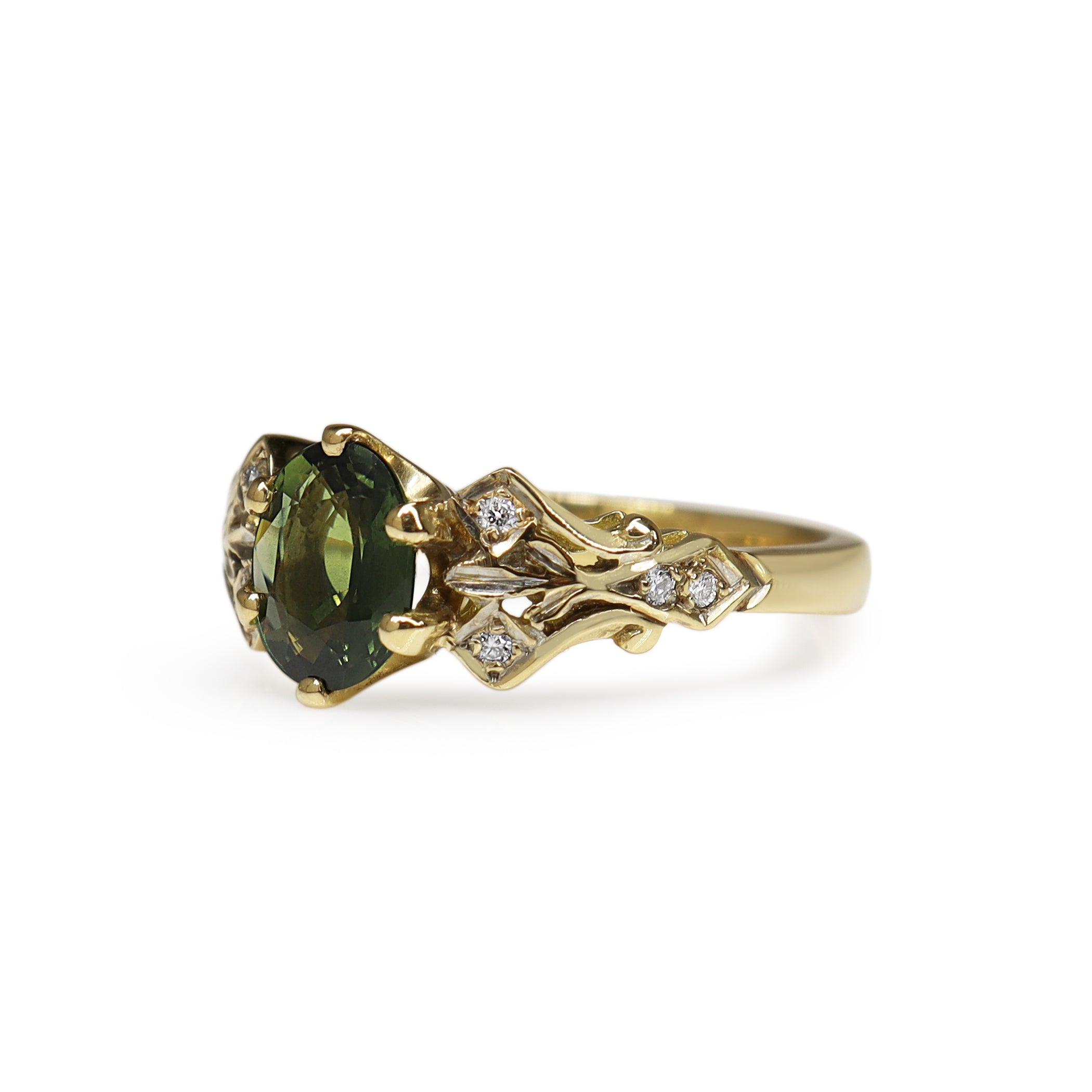 18ct Yellow Gold Green Sapphire and Diamond Vintage Style Ring