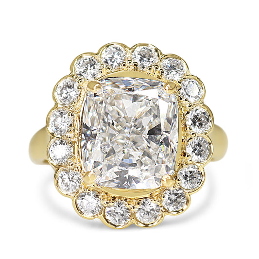 Anillo Margarita de Oro Amarillo de 18 quilates con Diamante Cultivado en Laboratorio de 5,03 quilates y Talla Cojín