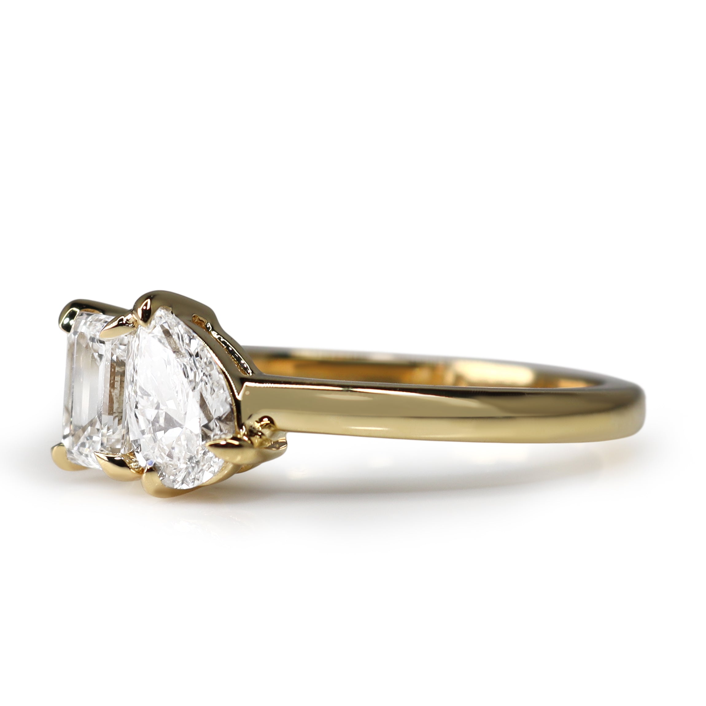 18ct Yellow Gold Emerald and Pear Cut Moi Et Toi Ring