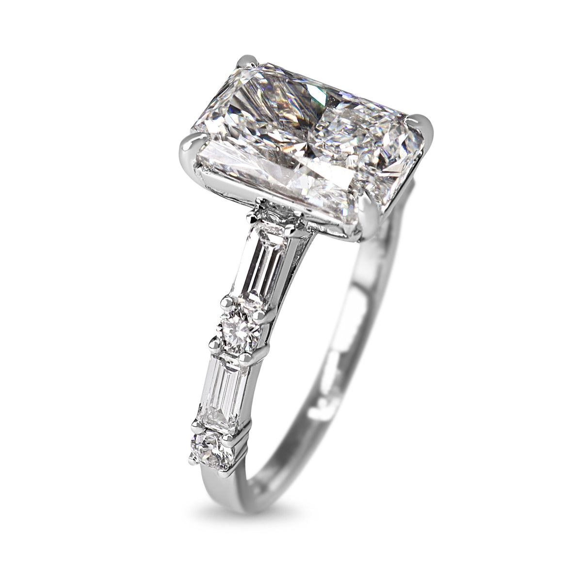 14ct White Gold 3.00ct Lab Grown Radiant Cut Diamond Ring