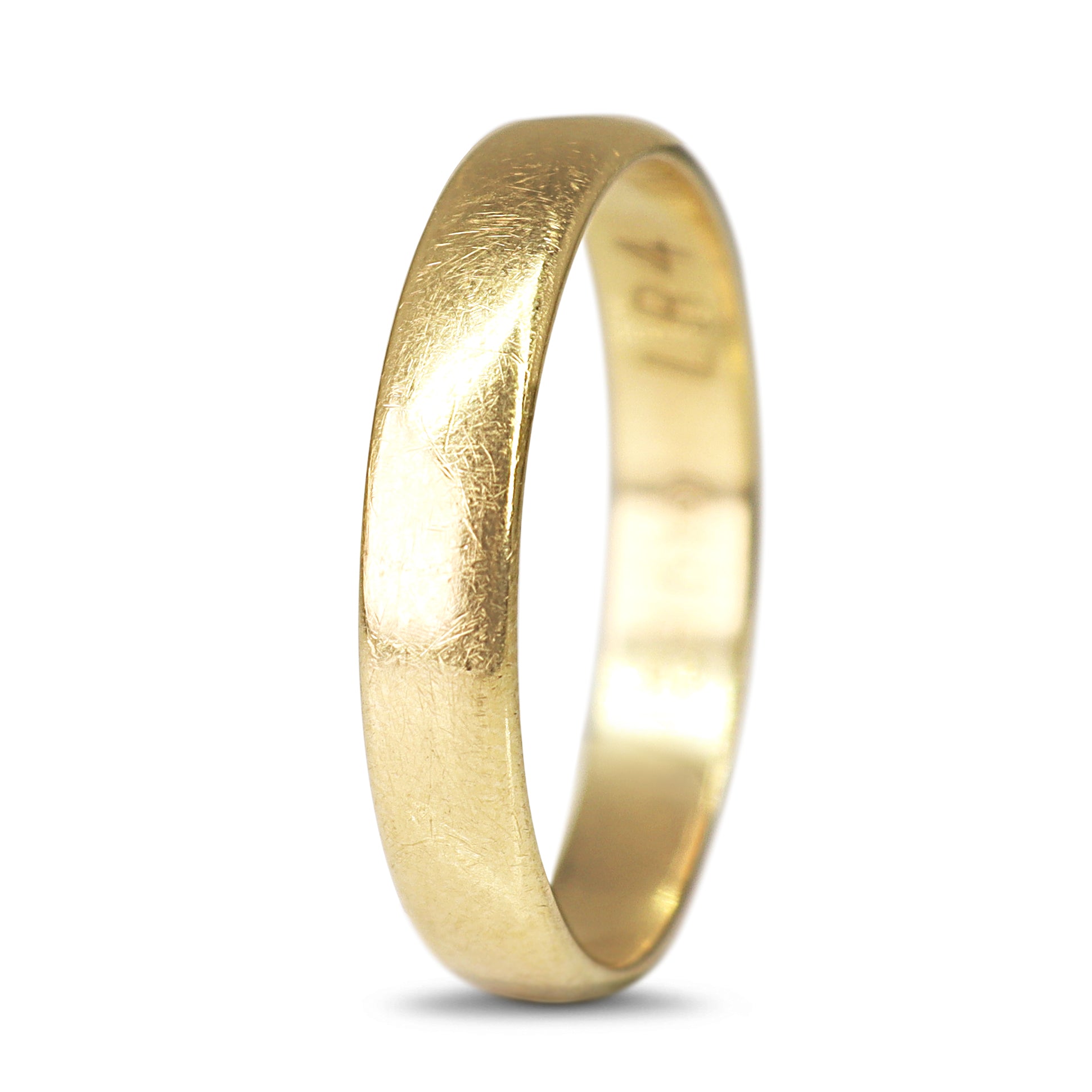 Polished 9ct yellow gold 4mm wedding band with a classic plain design