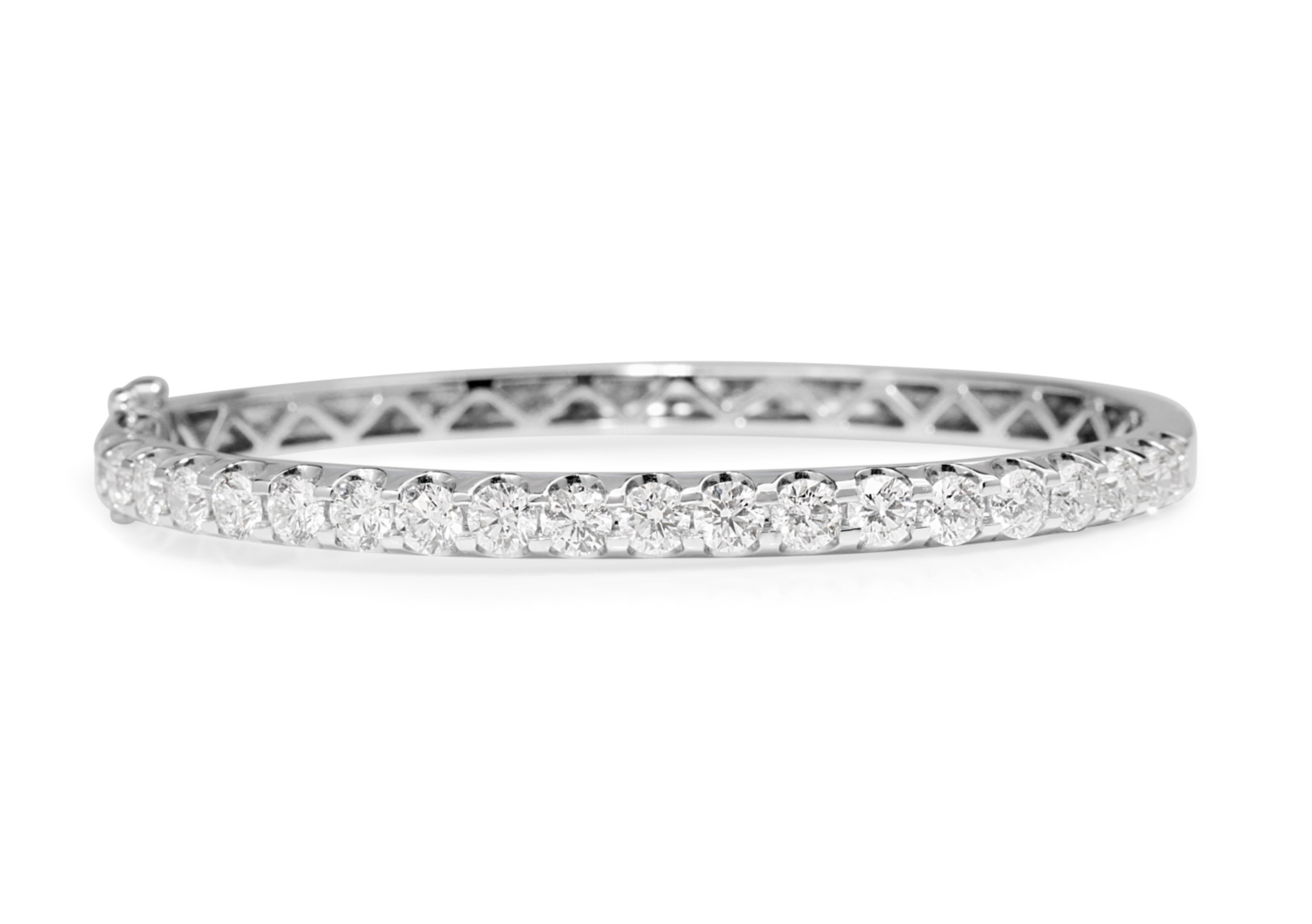 9ct white gold diamond hinged bangle