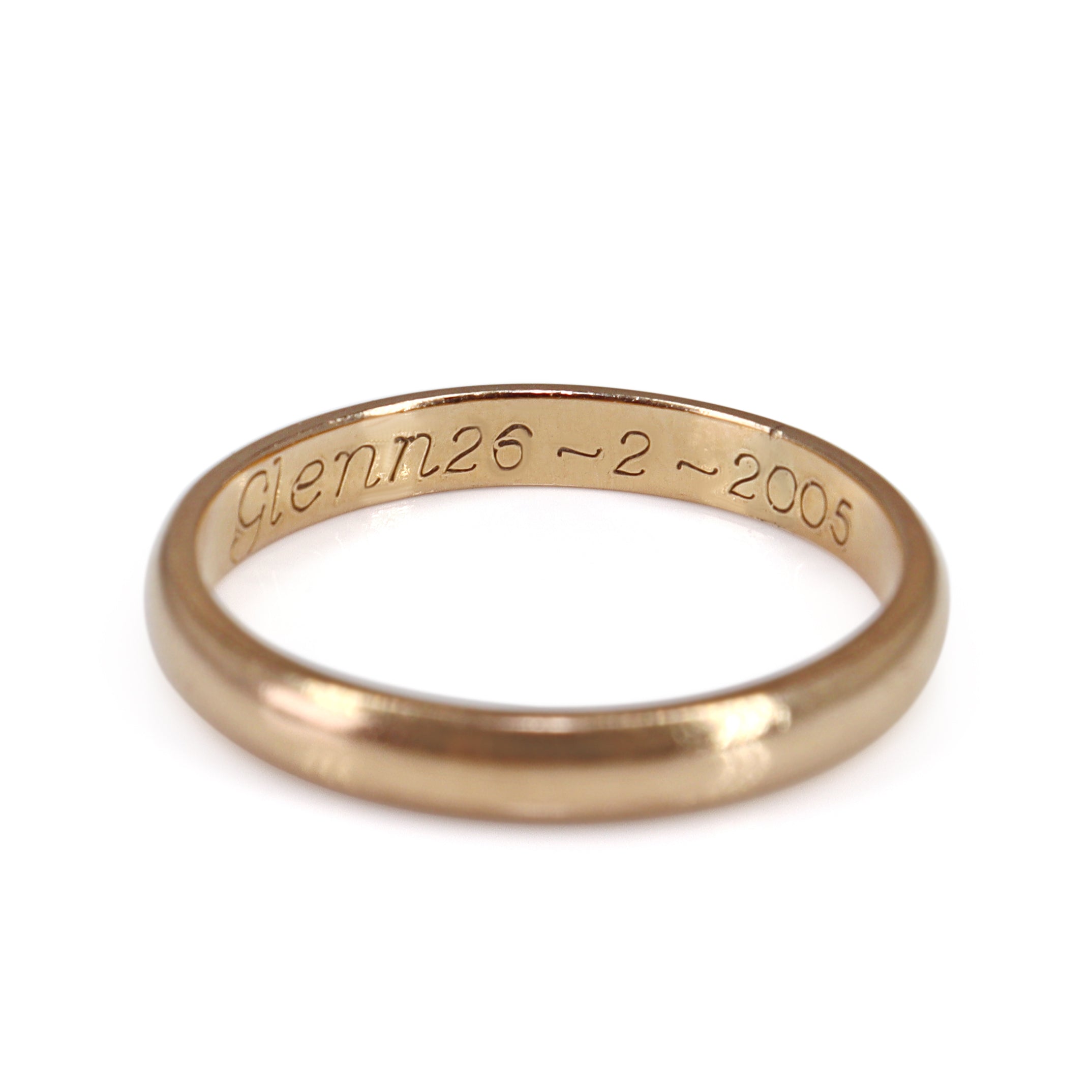 Side view of 2.8mm 18ct rose gold estate wedding ring