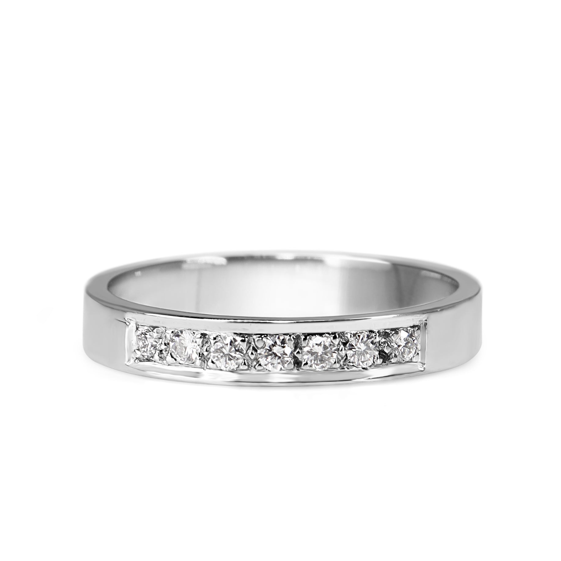 18ct white gold 0.15ct diamond wedding band