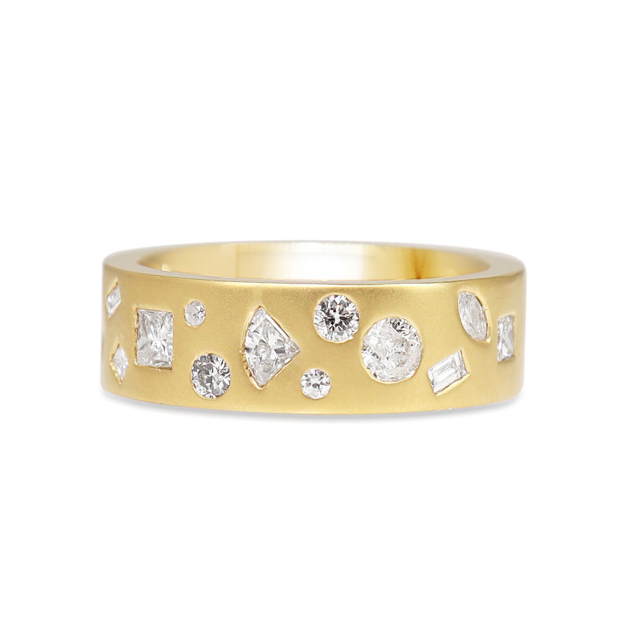18ct yellow gold 0.90ct mixed shape diamond matte finish band