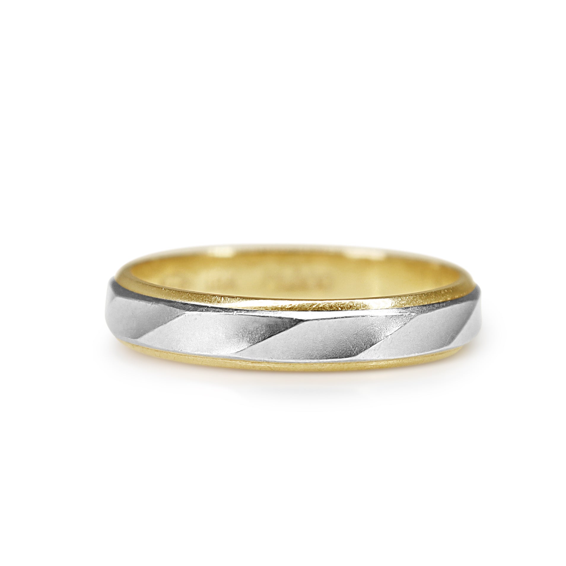 Front view of 18ct yellow gold and platinum wedding band