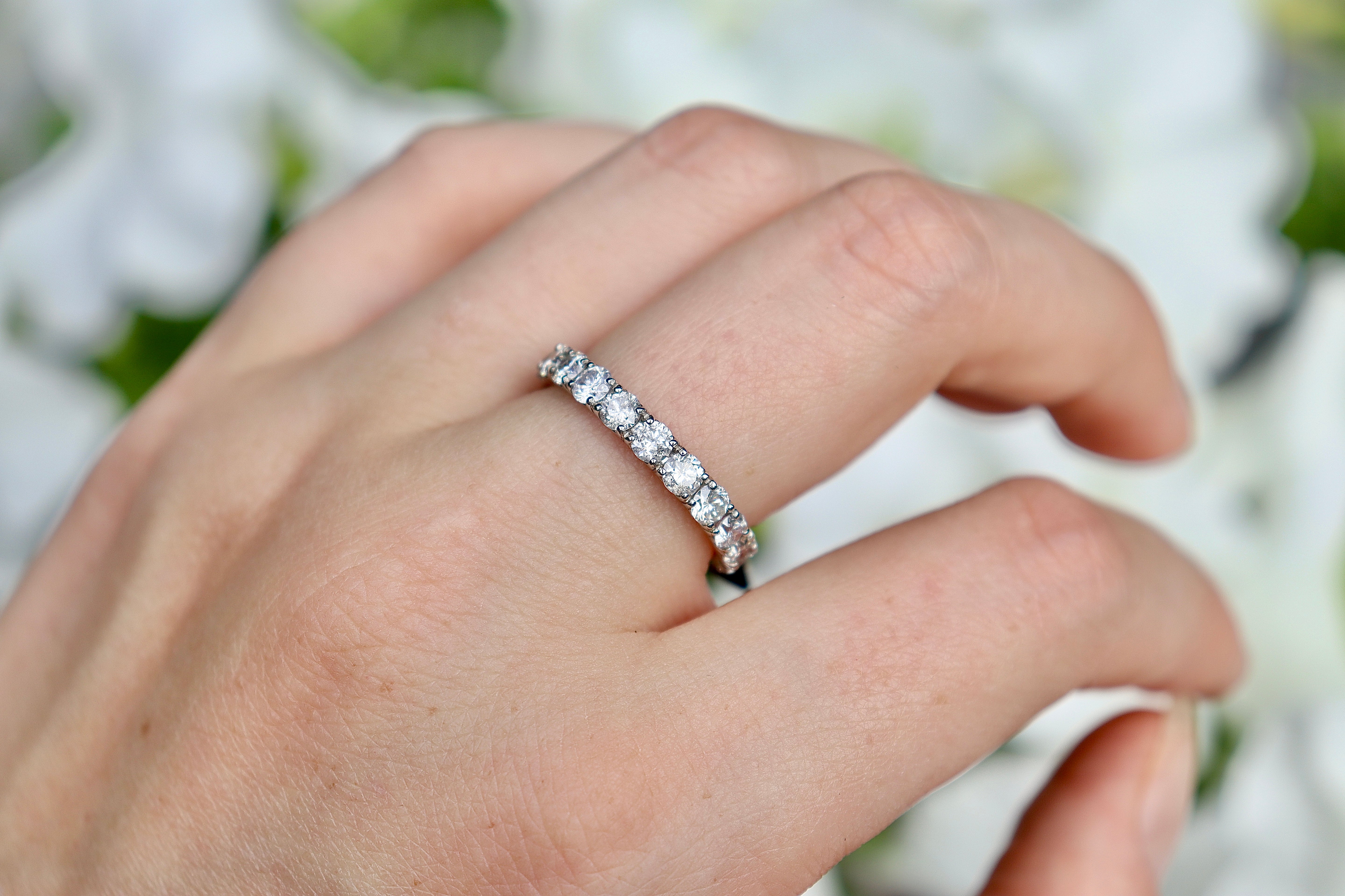 Close-up of 2.00ct diamond platinum wedding band