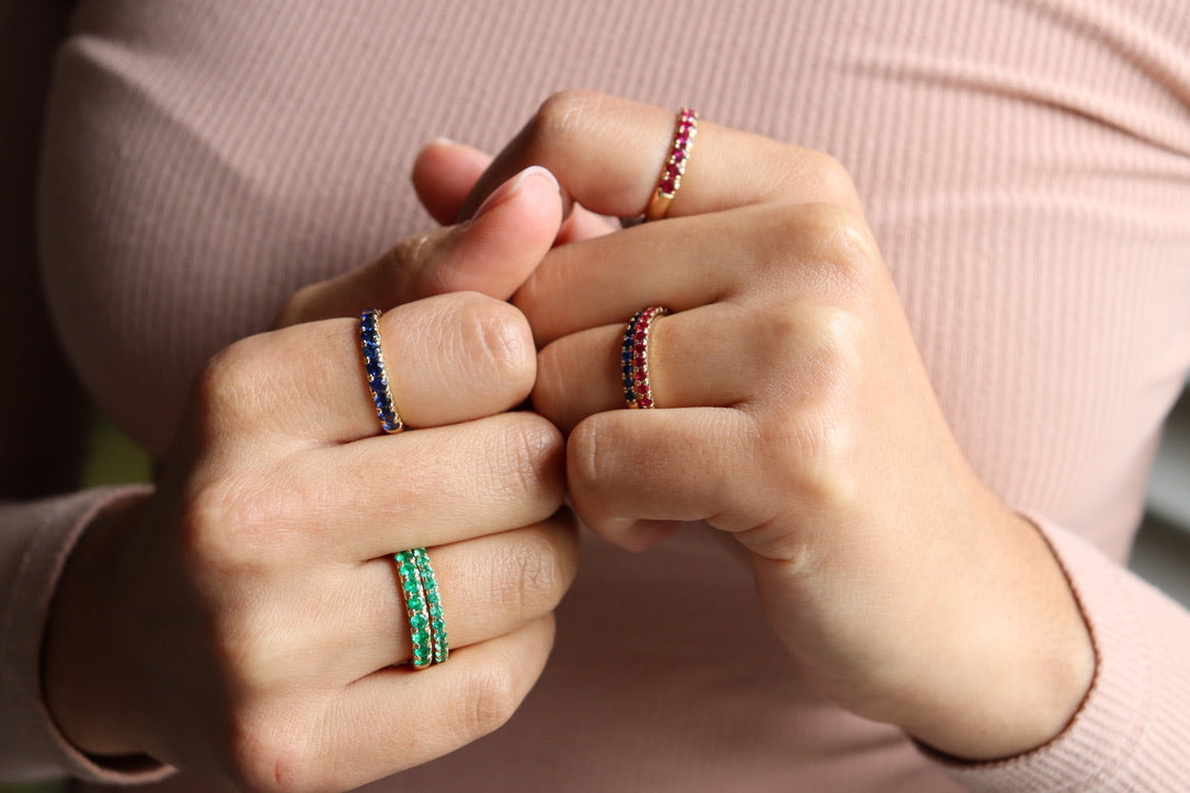 18ct Yellow Gold Claw Set Emerald Band Ring