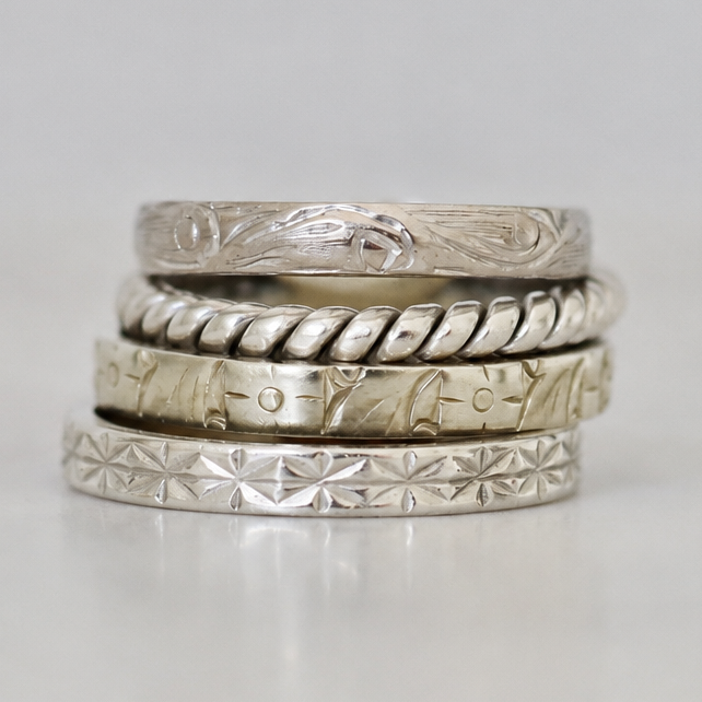 Platinum Engraved Vintage Wedding Band