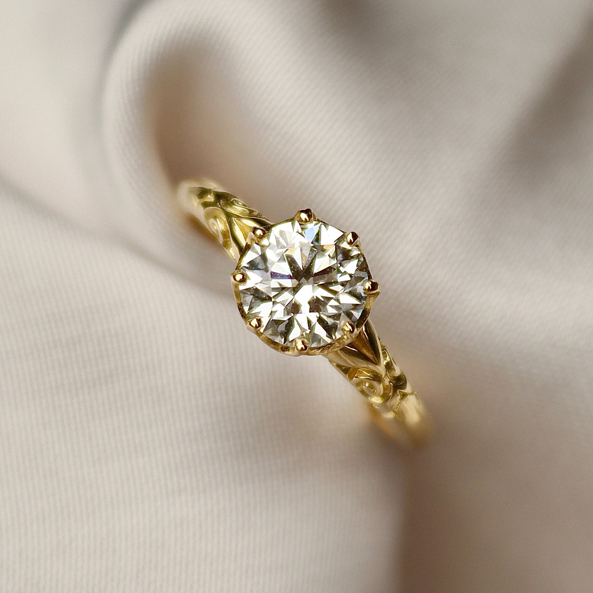 18ct Yellow Gold Antique Style Lab Grown Diamond 1.02ct Solitaire Ring