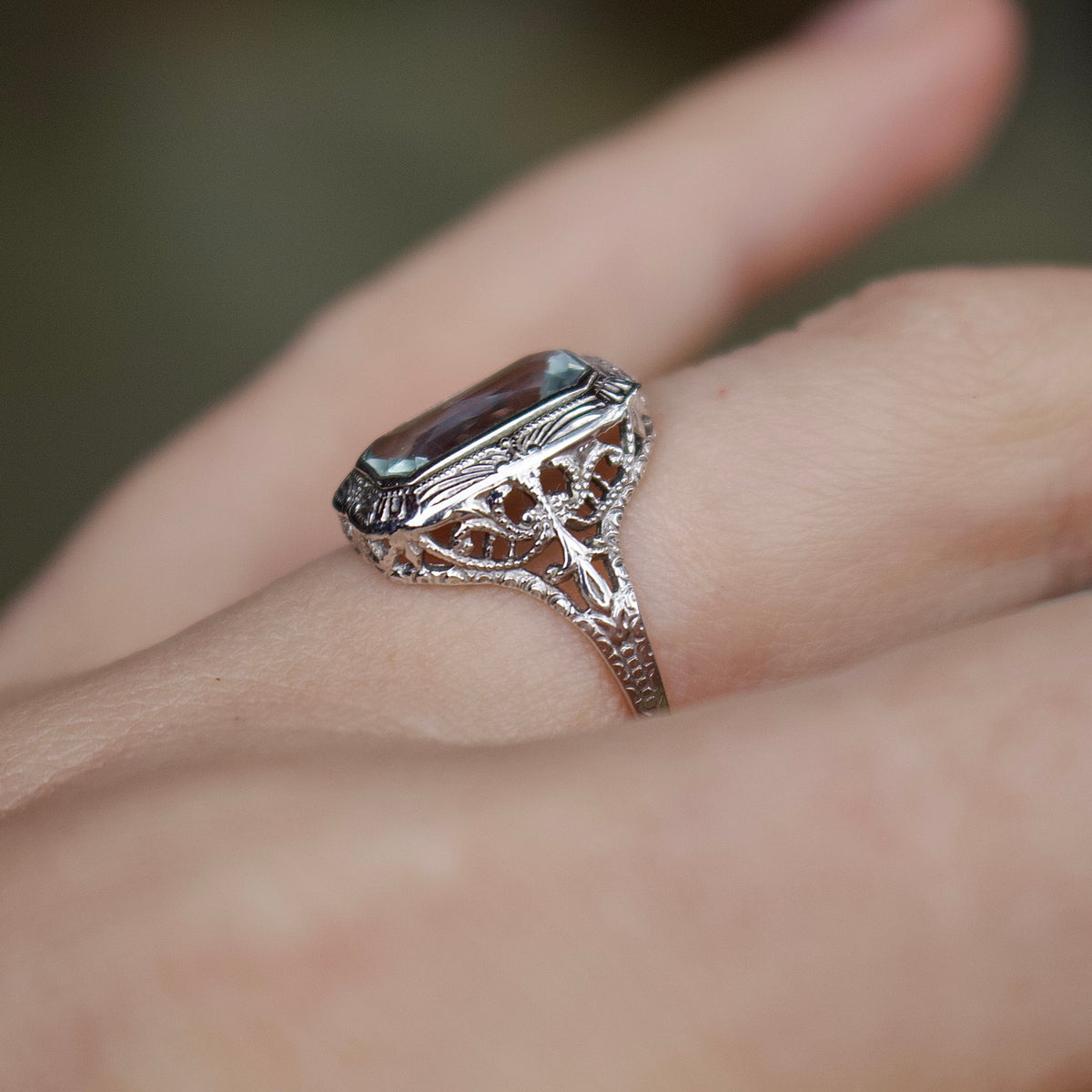 14ct White Gold Vintage Aquamarine Filigree Ring