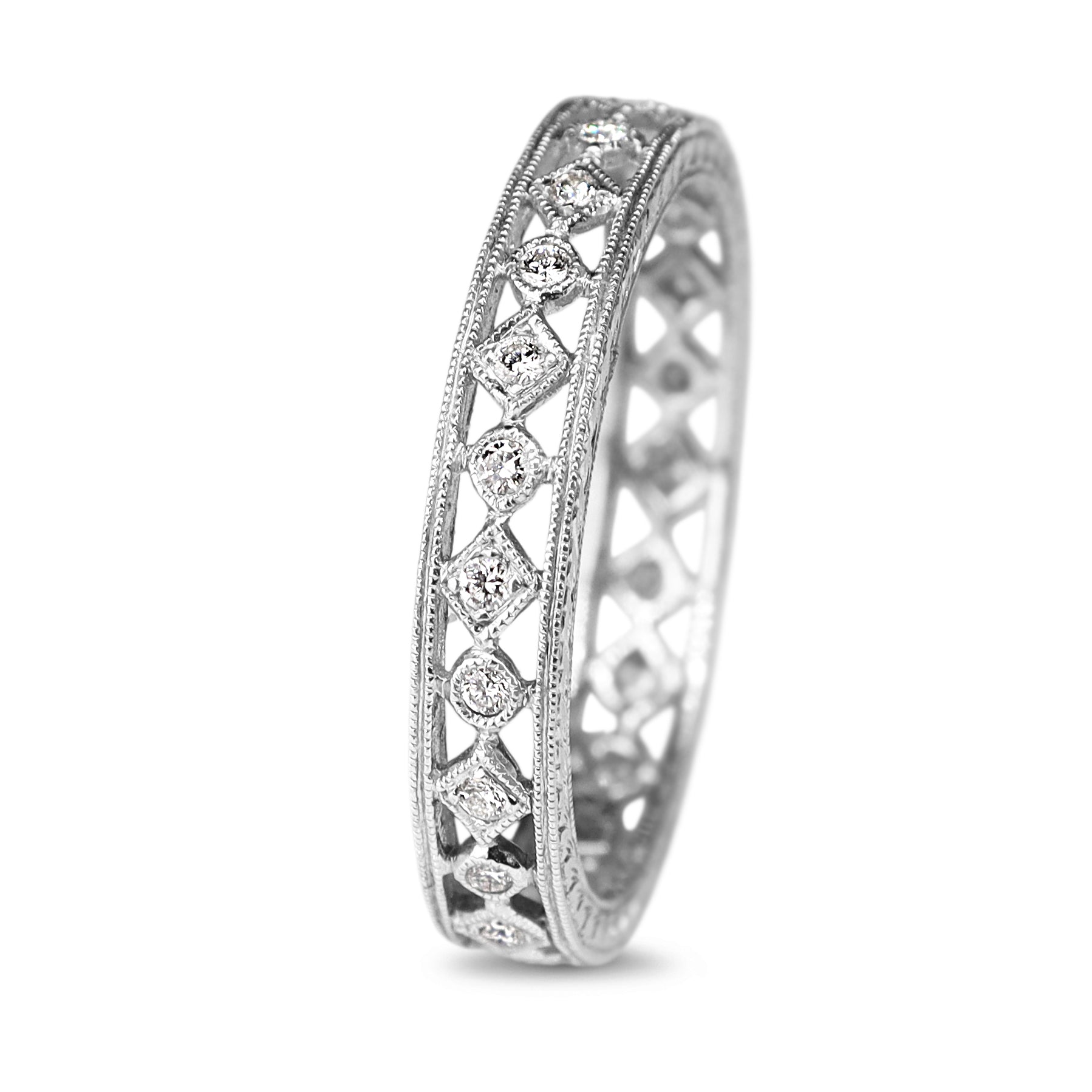 18ct White Gold Vintage Style Pierced Out Diamond Band Ring