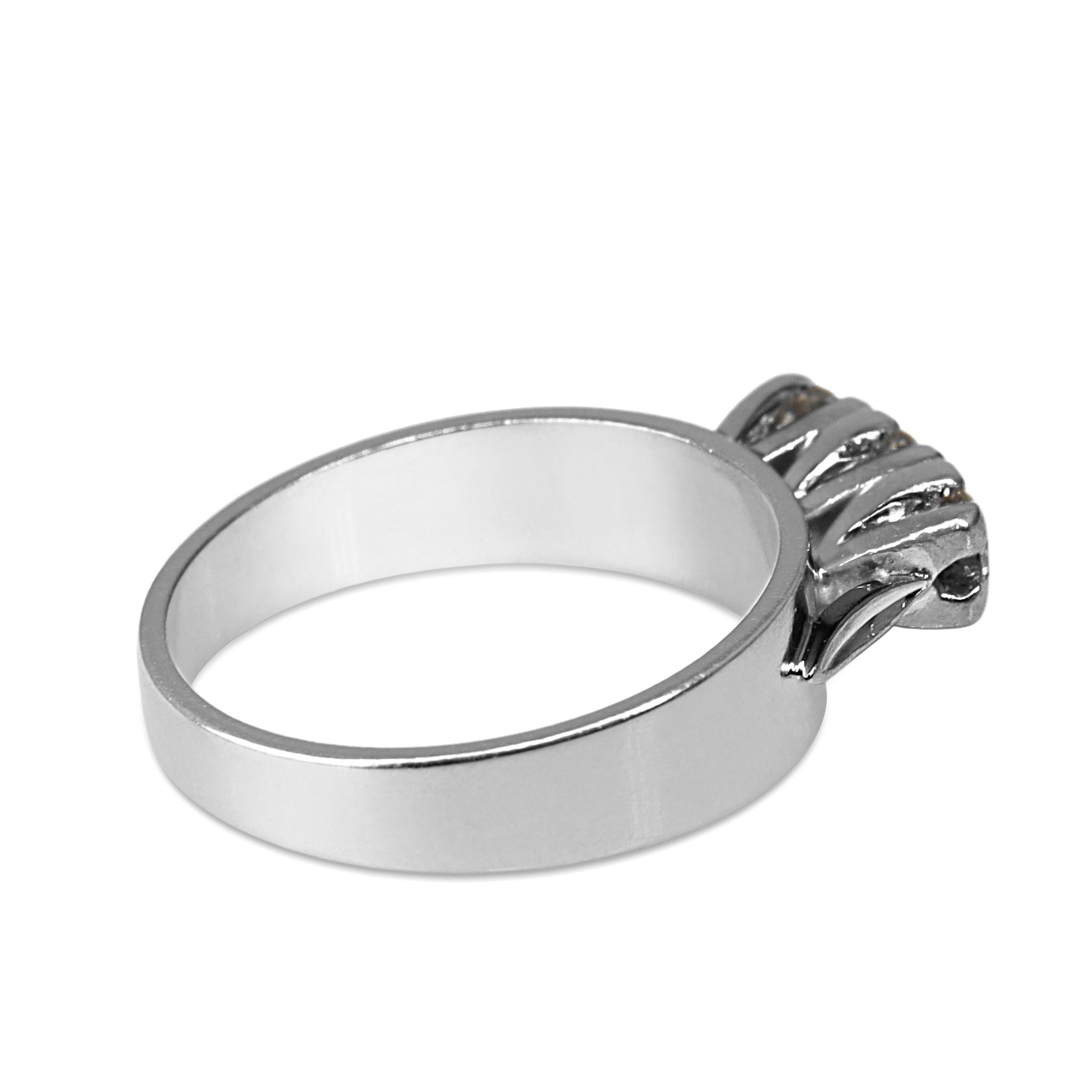 18ct White Gold Vintage 3 Stone Diamond Ring