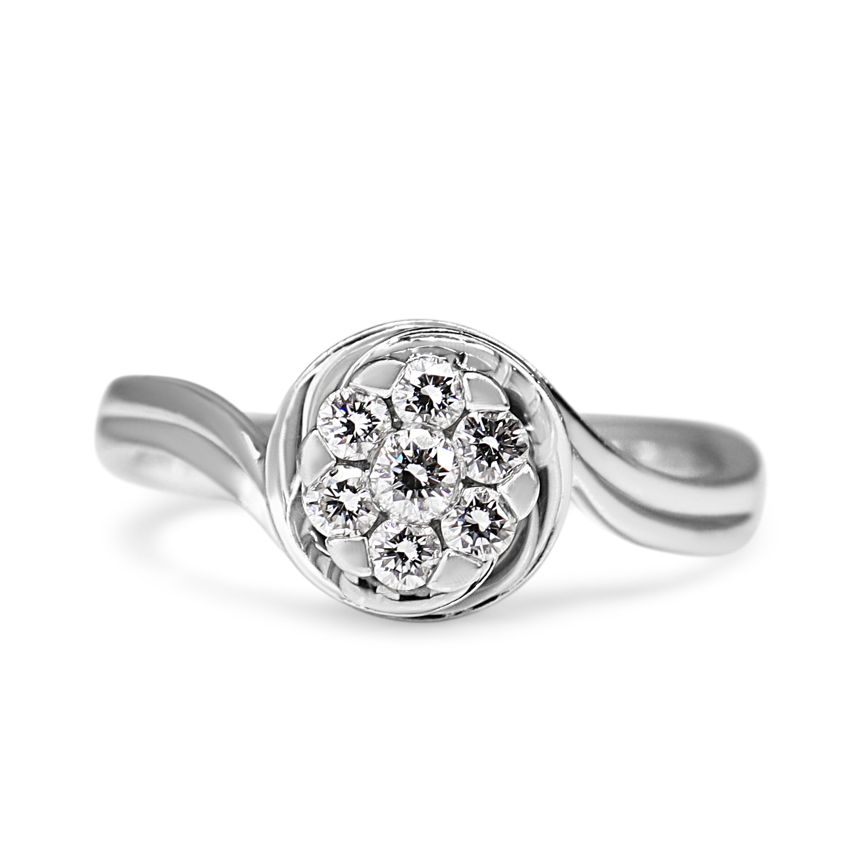18ct White Gold Diamond Cluster Ring