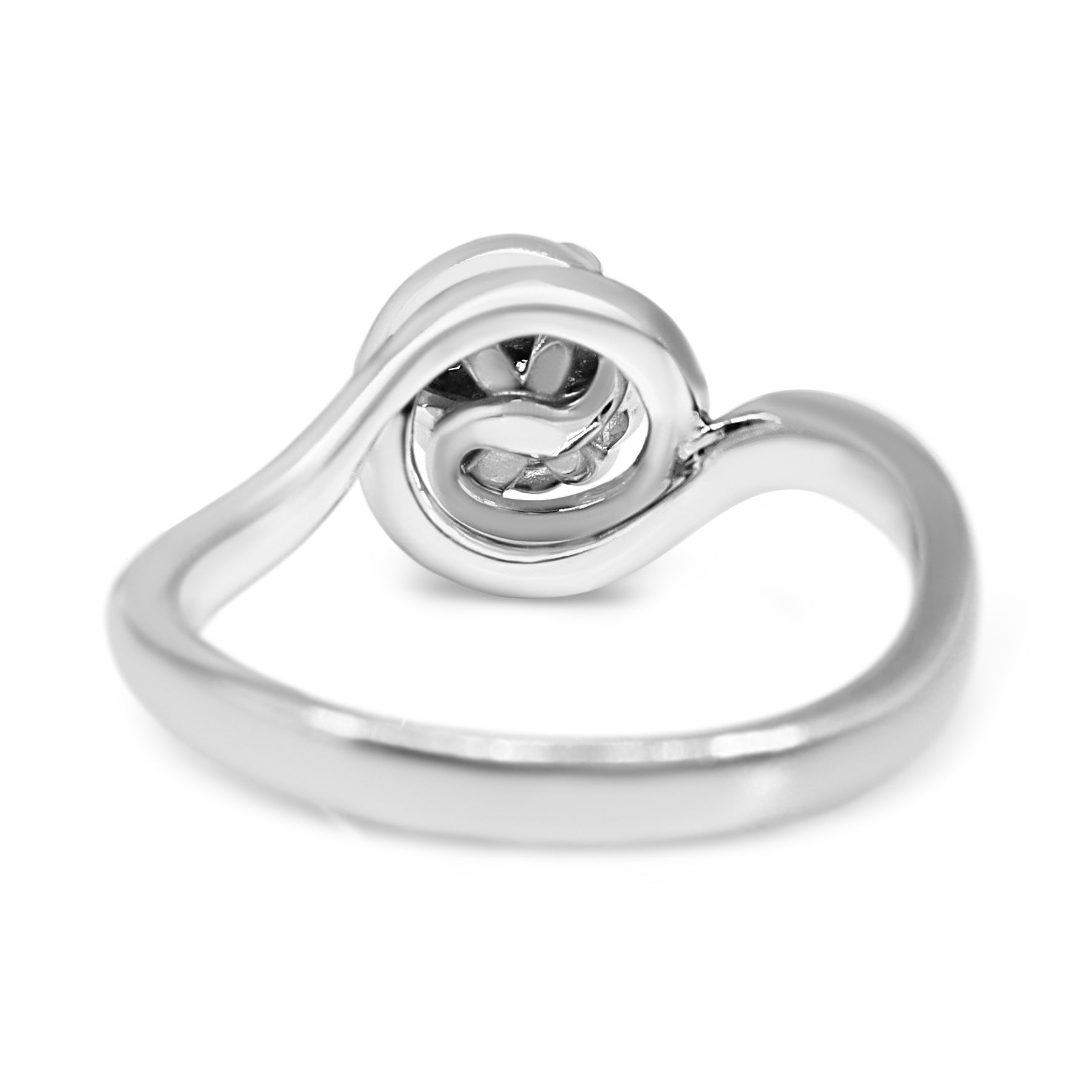 18ct White Gold Diamond Cluster Ring