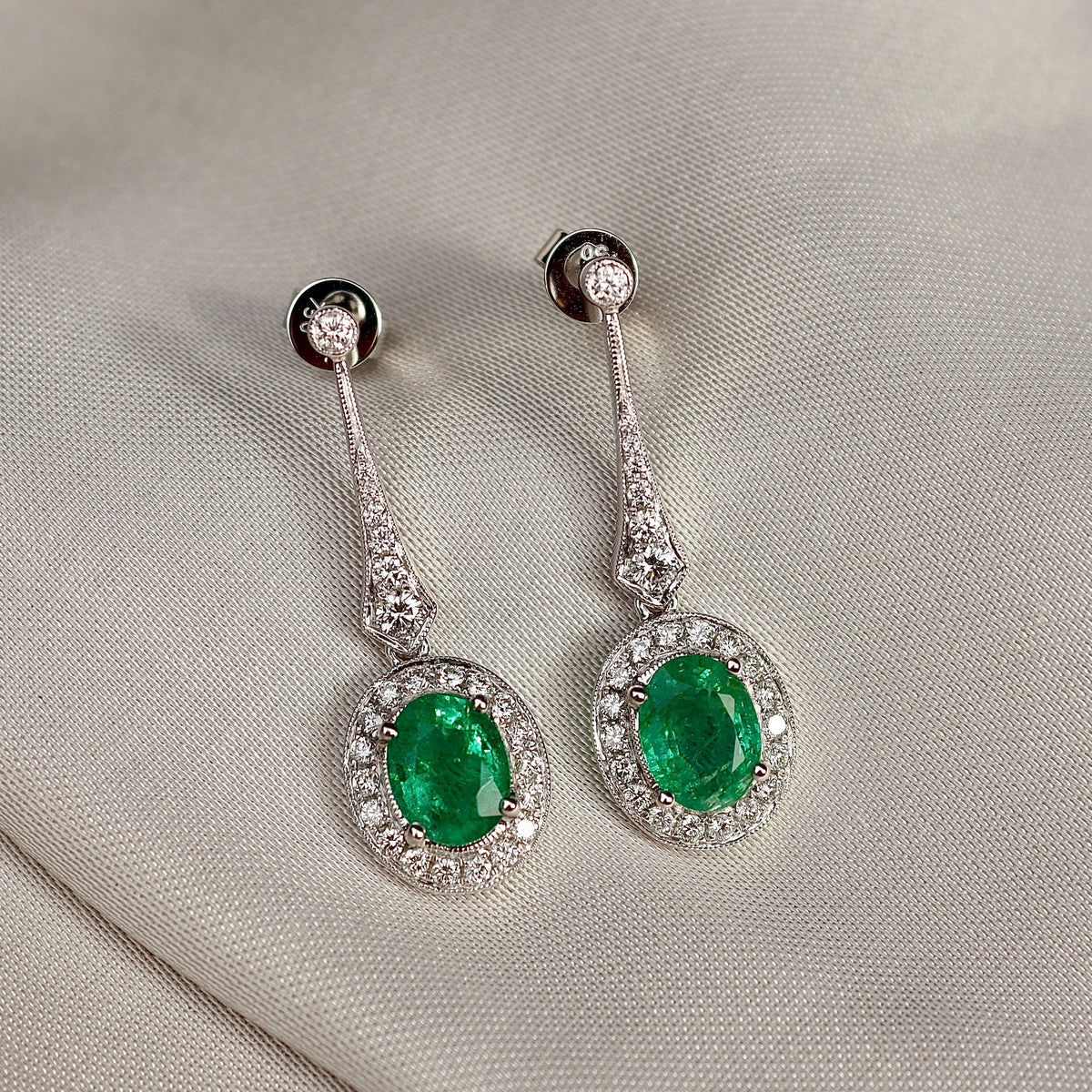18ct White Gold Emerald and Diamond Art Deco Style Earrings