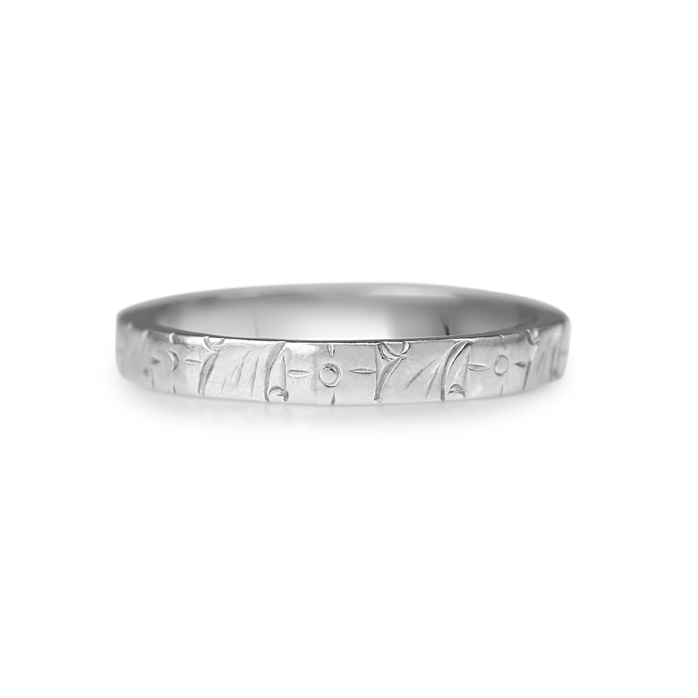 18ct White Gold Antique Engraved Floral Band Ring