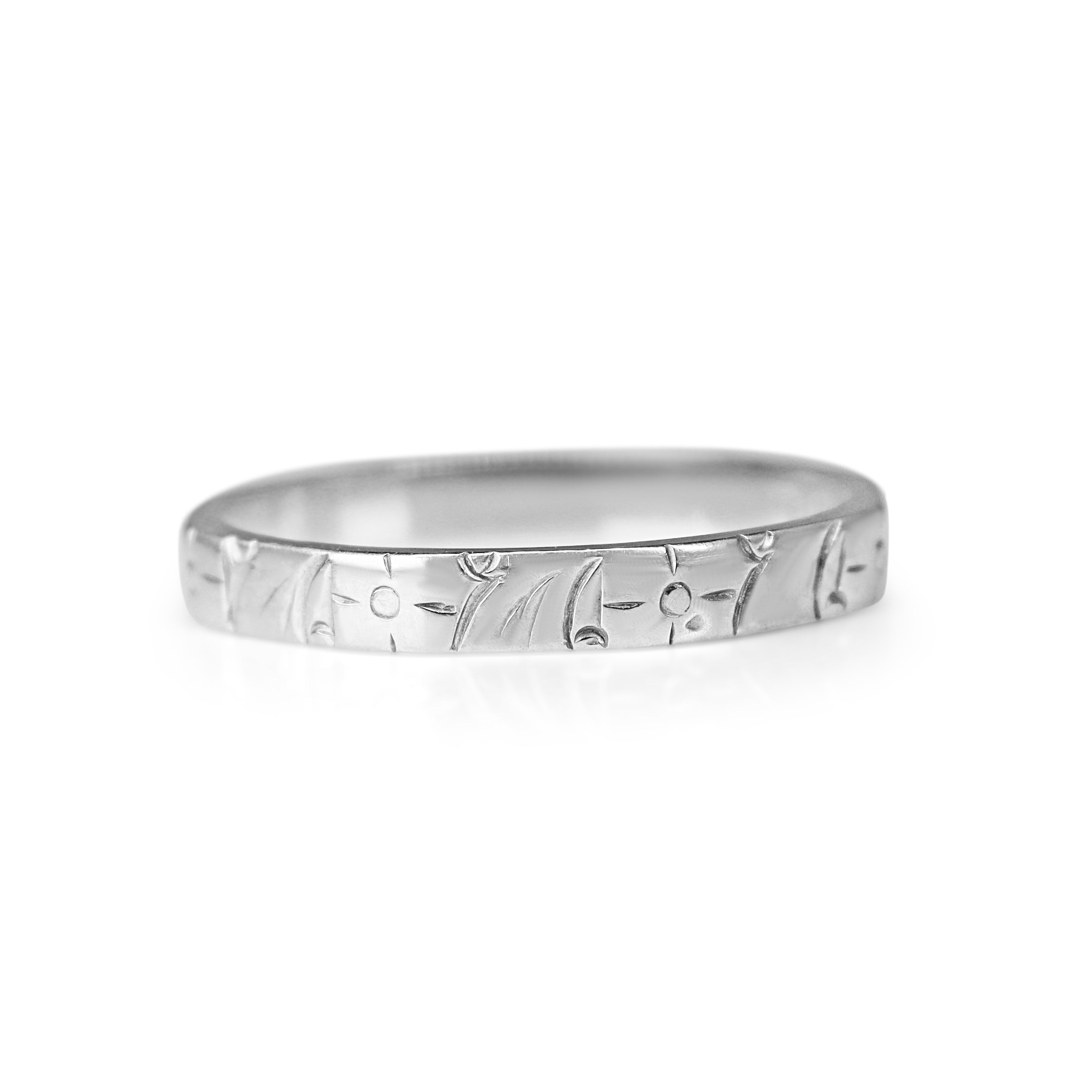 18ct White Gold Antique Engraved Floral Band Ring