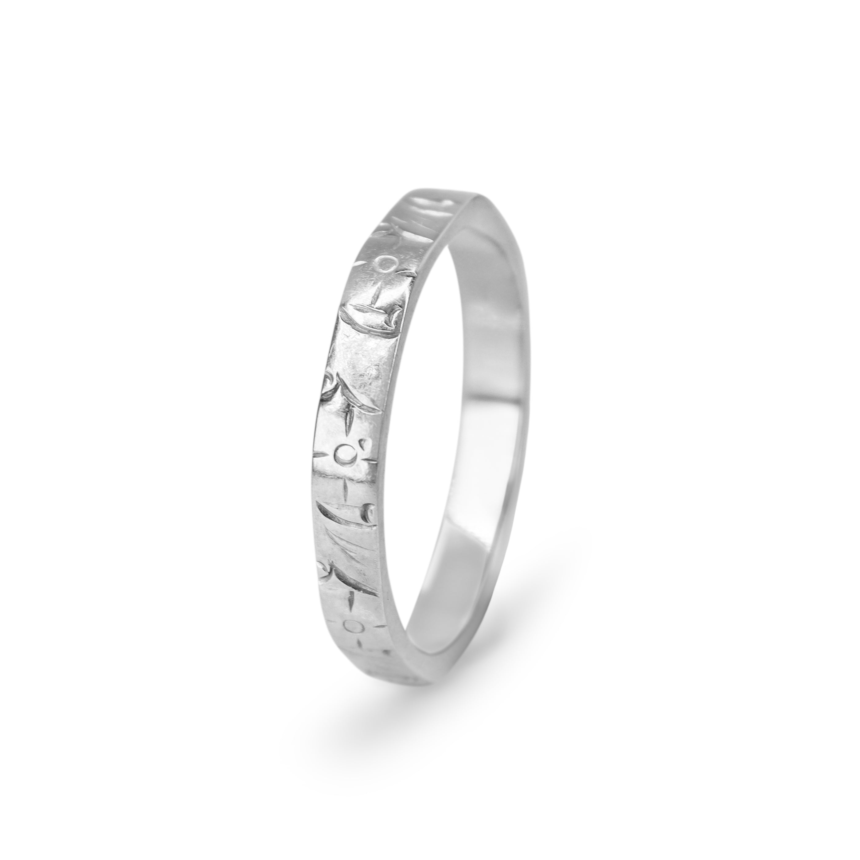 18ct White Gold Antique Engraved Floral Band Ring