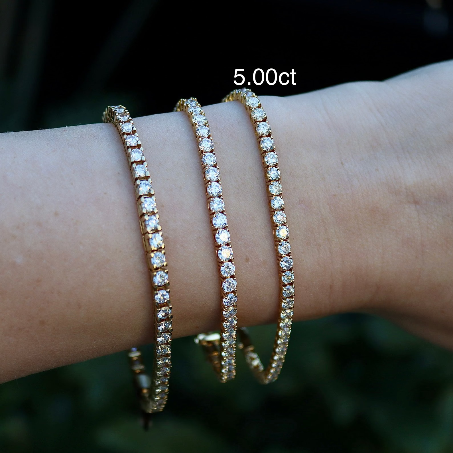 Pulsera tenis de oro amarillo de 18 qt con diamantes graduados de 5,00 ct