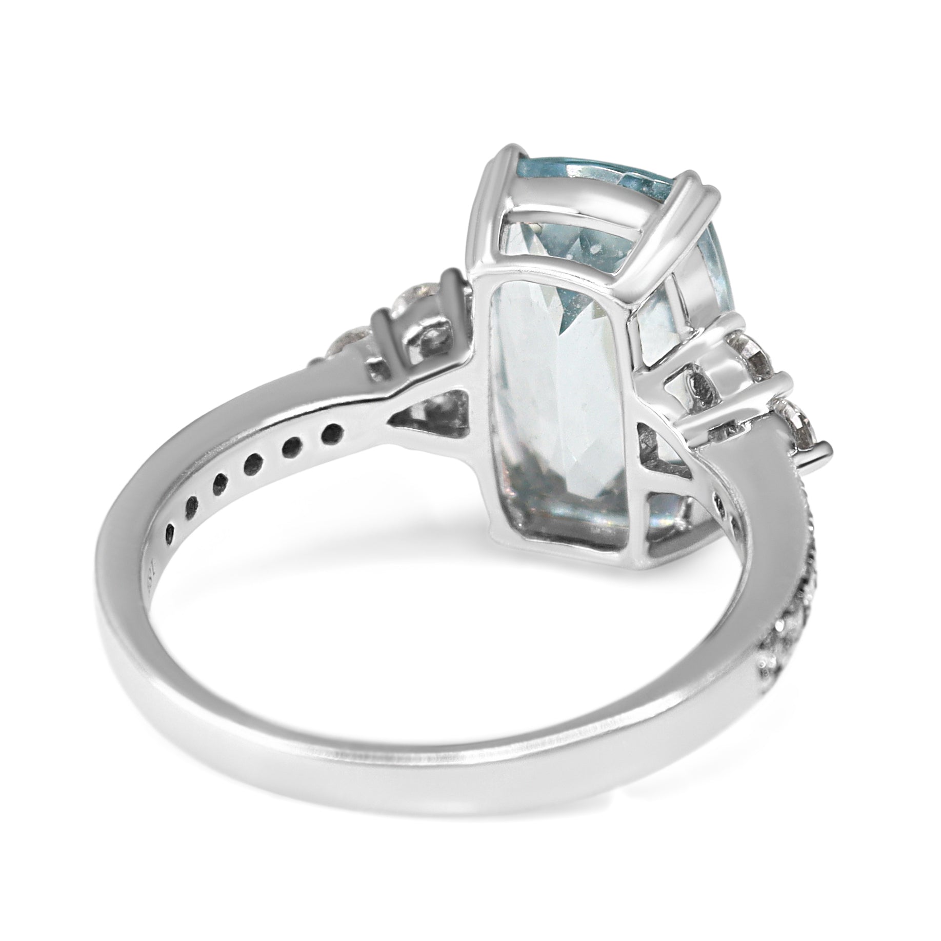 18ct White Gold Aquamarine and Diamond Ring