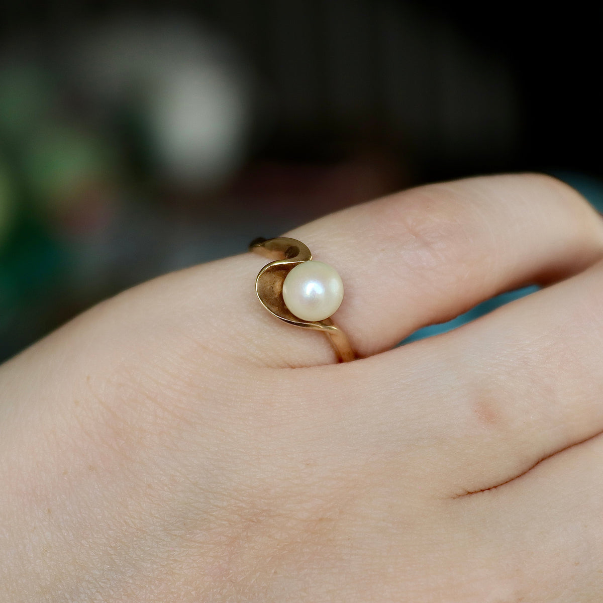 9ct Yellow Gold Pearl Wave Ring