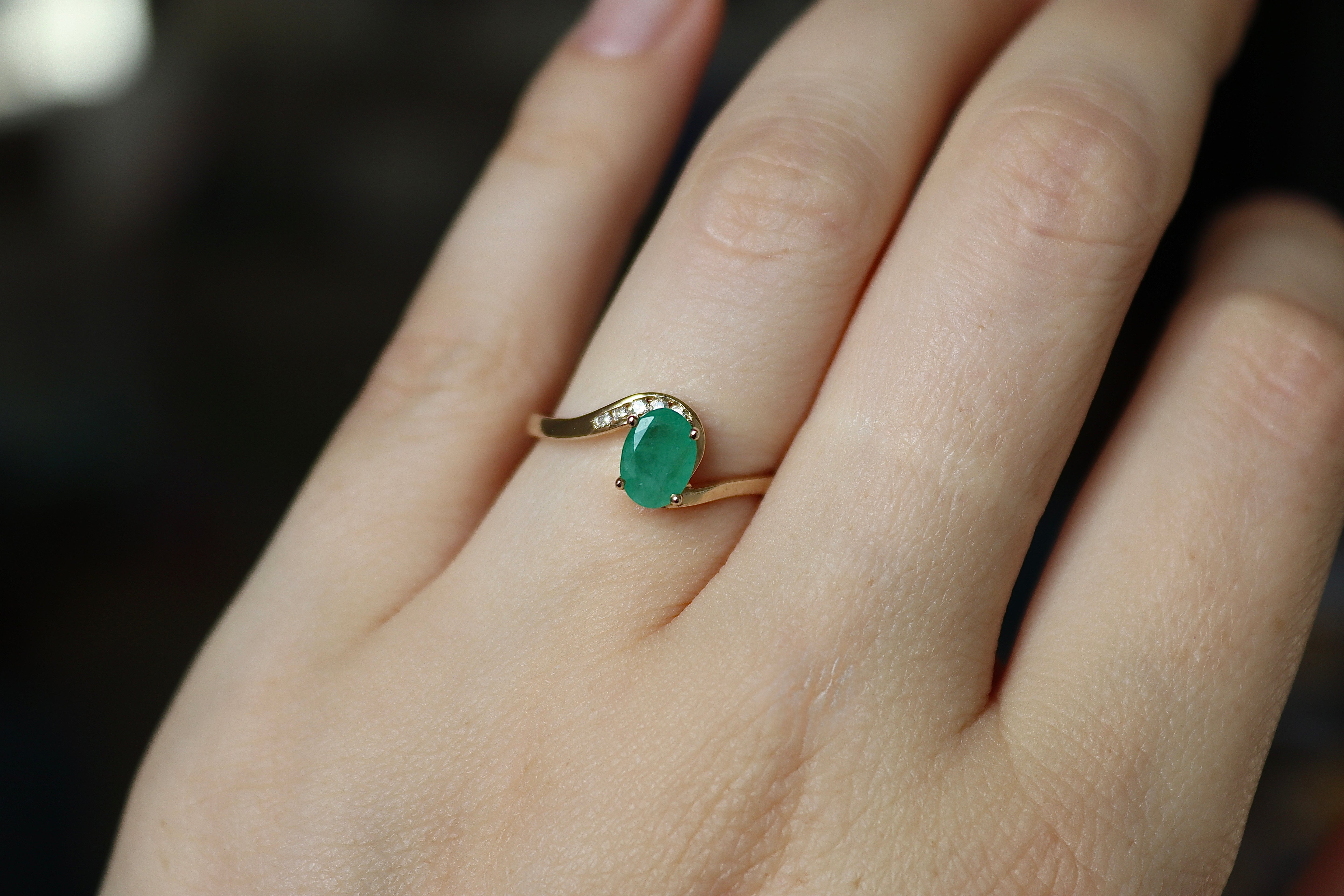 9ct Yellow Gold Emerald and Diamond Swirl Ring