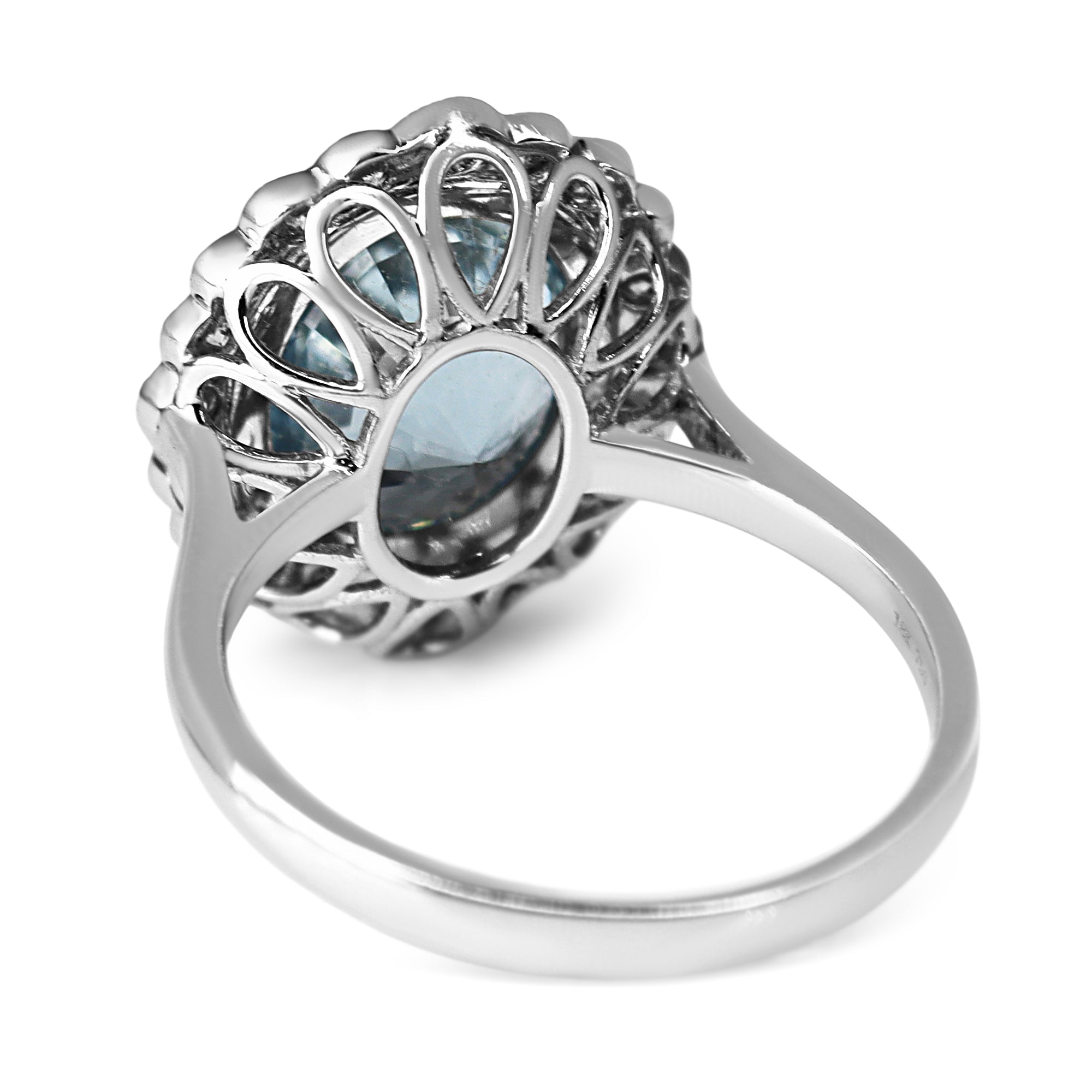 18ct White Gold Aquamarine and Diamond Daisy Ring