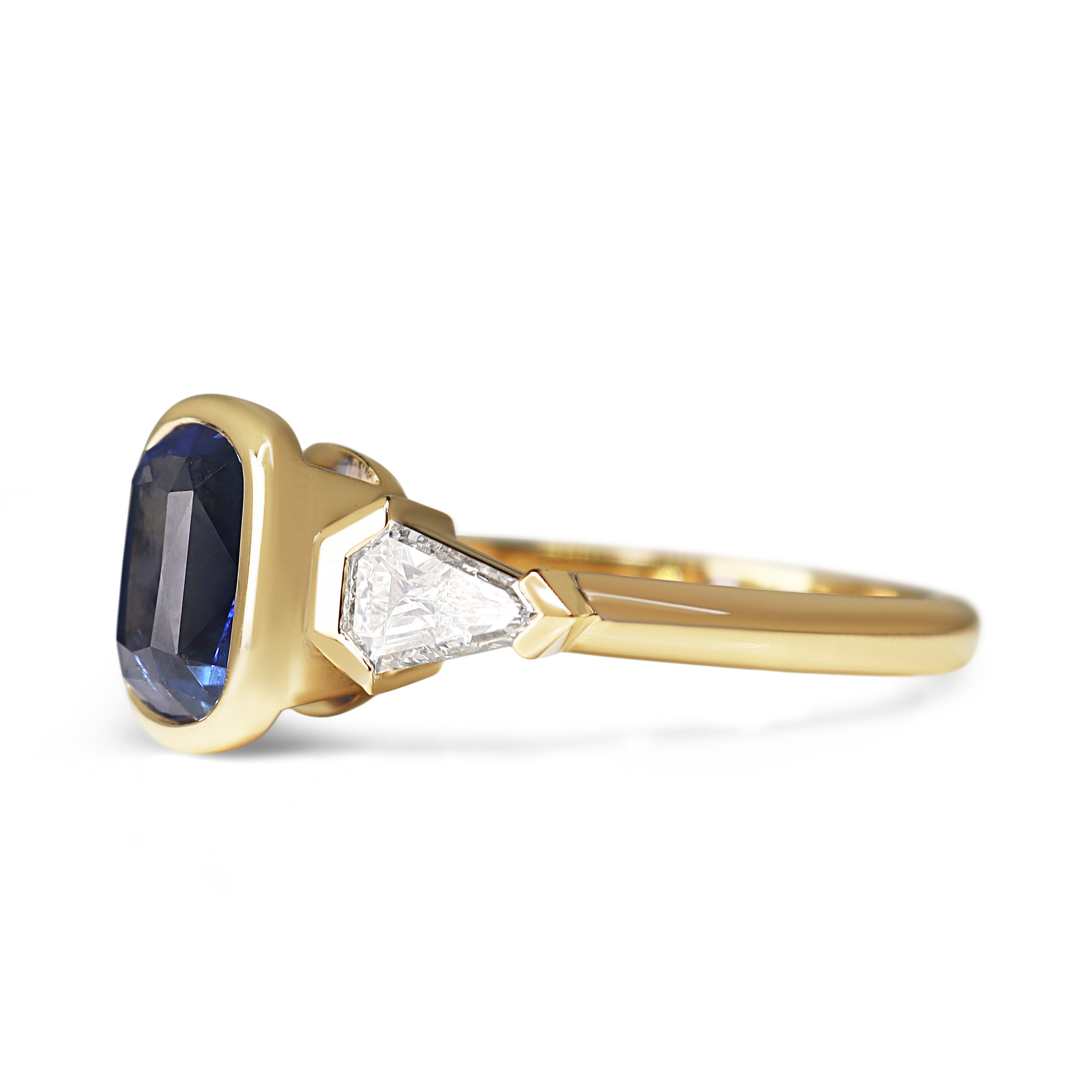 18ct Yellow Gold Sapphire and Sheild Cut Diamond 3 Stone Ring