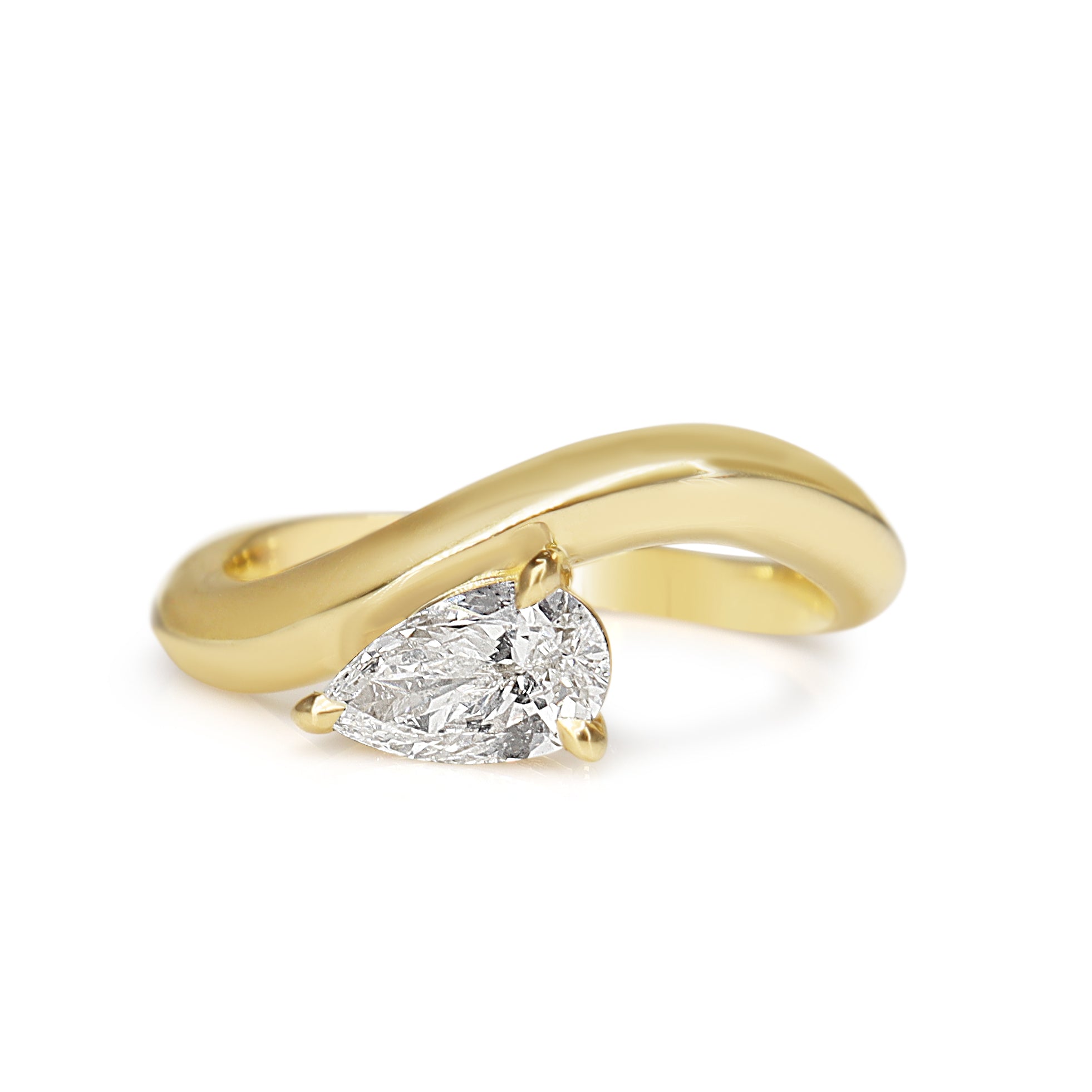 18ct Yellow Gold East West Pear Diamond Twist Diamond Ring