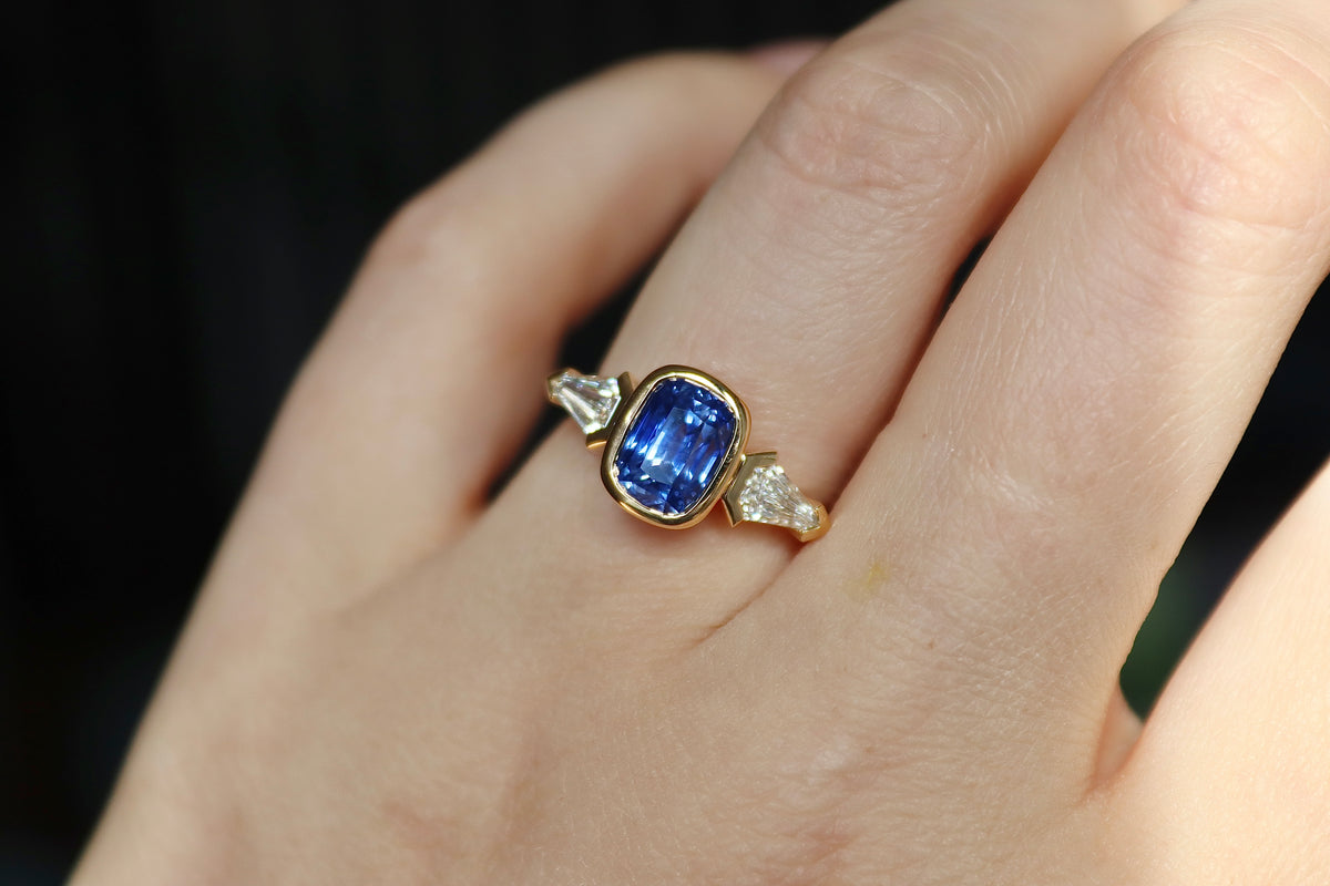 18ct Yellow Gold Sapphire and Sheild Cut Diamond 3 Stone Ring
