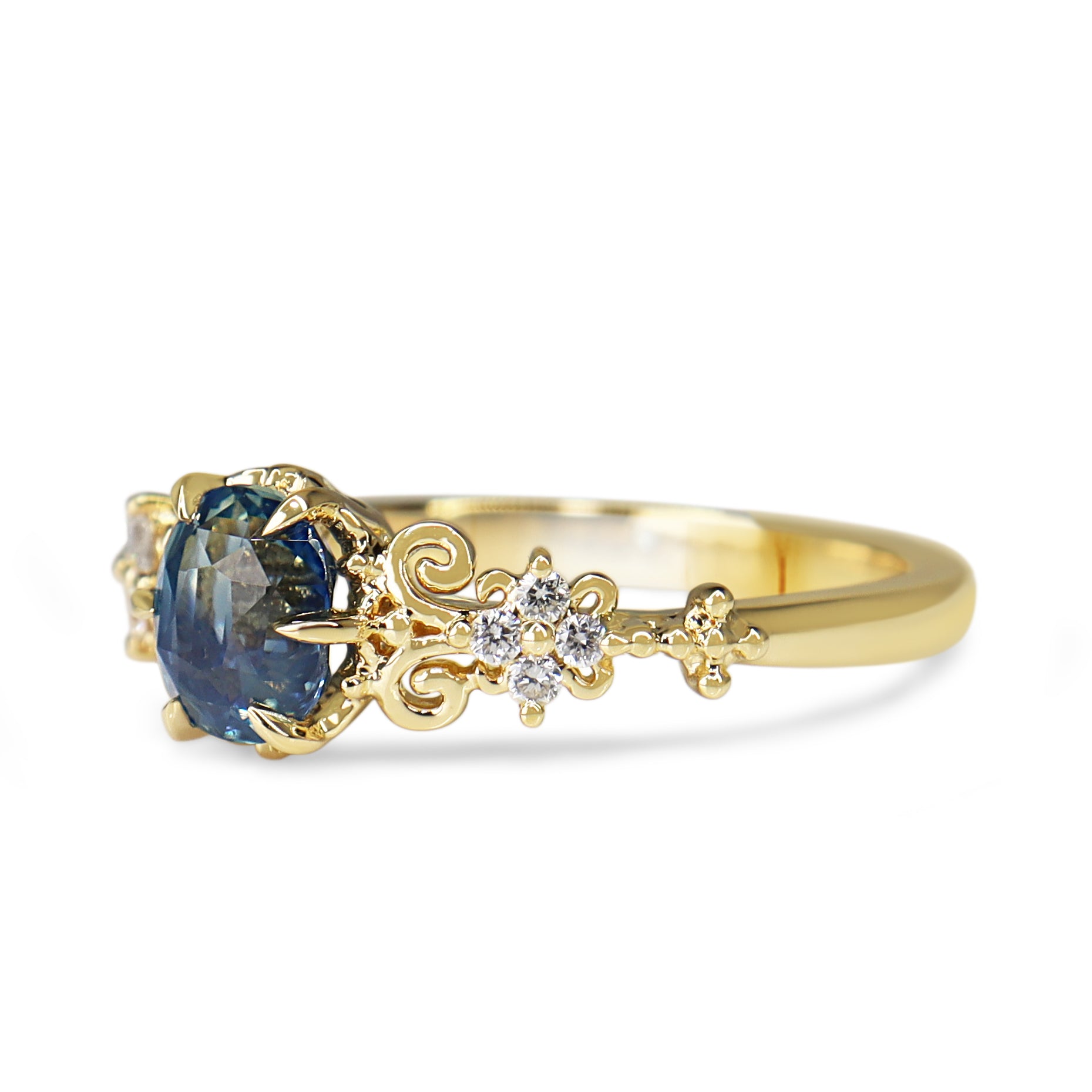 18ct Yellow Gold Sapphire and Diamond Vintage Style Ring