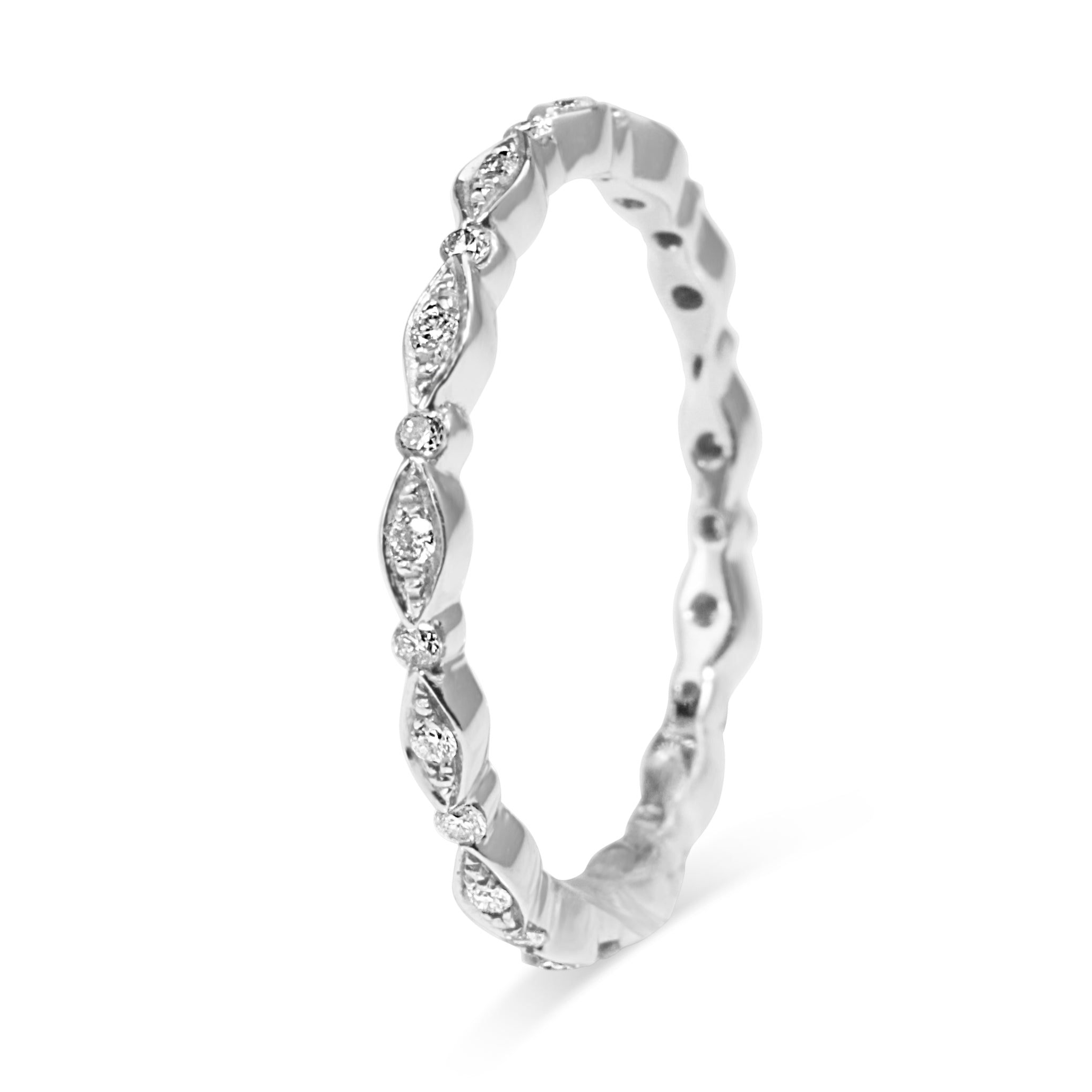 Angled profile of 18ct white gold vintage style diamond all round band