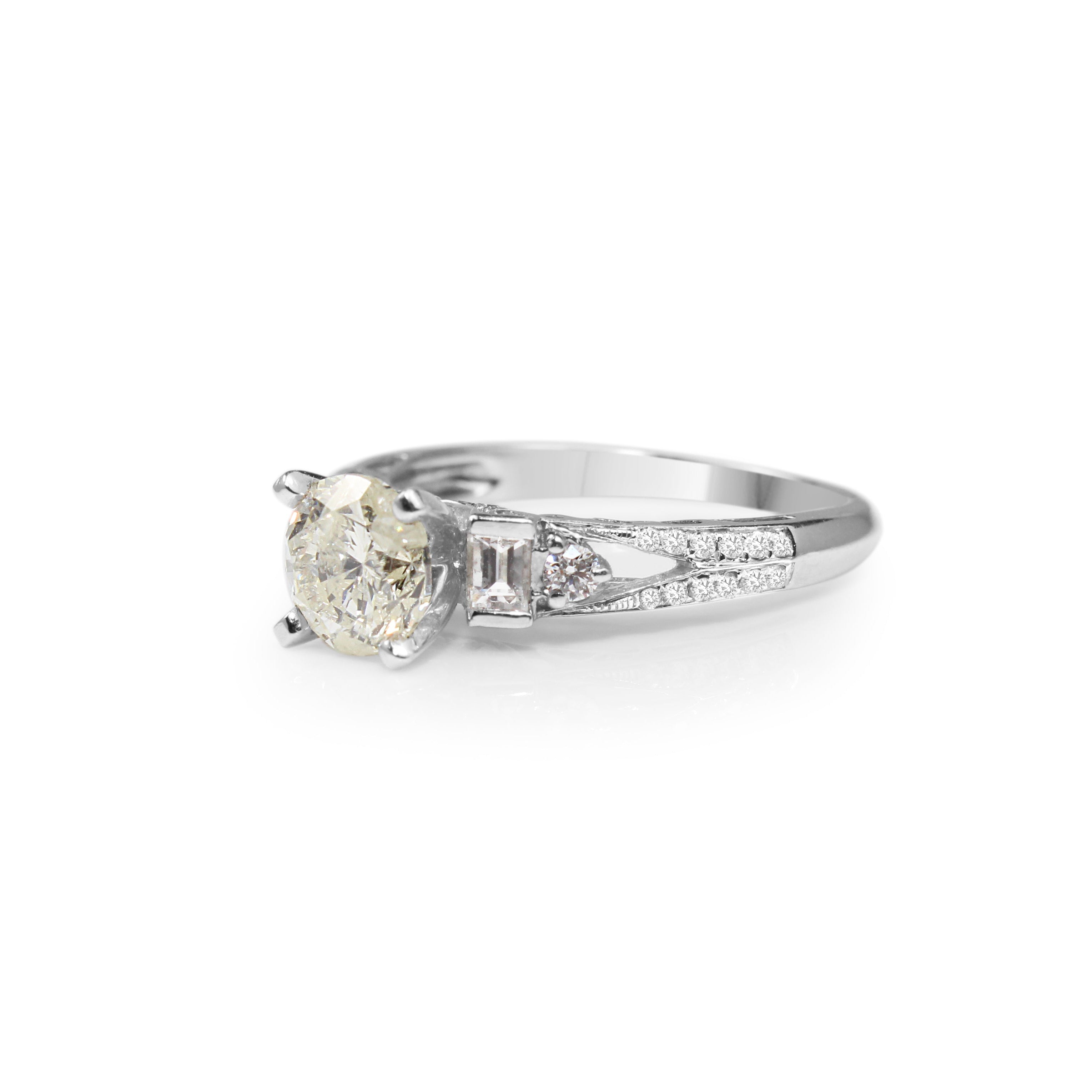 18ct White Gold Vintage Diamond Solitaire Ring